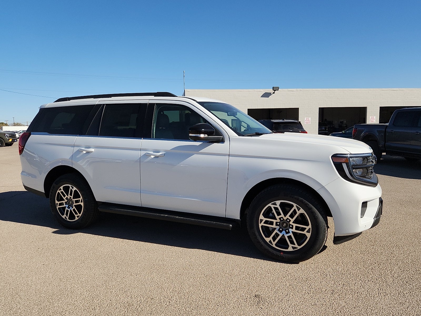 2026 Ford Expedition Active