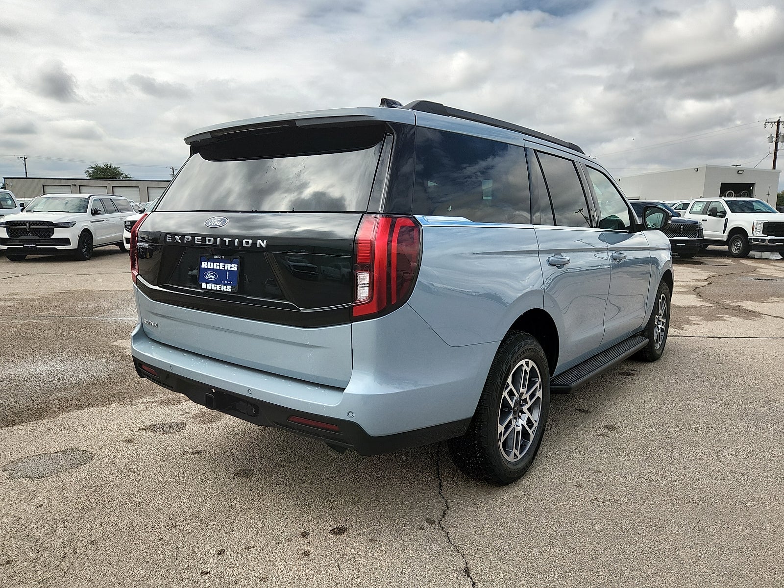2026 Ford Expedition Active