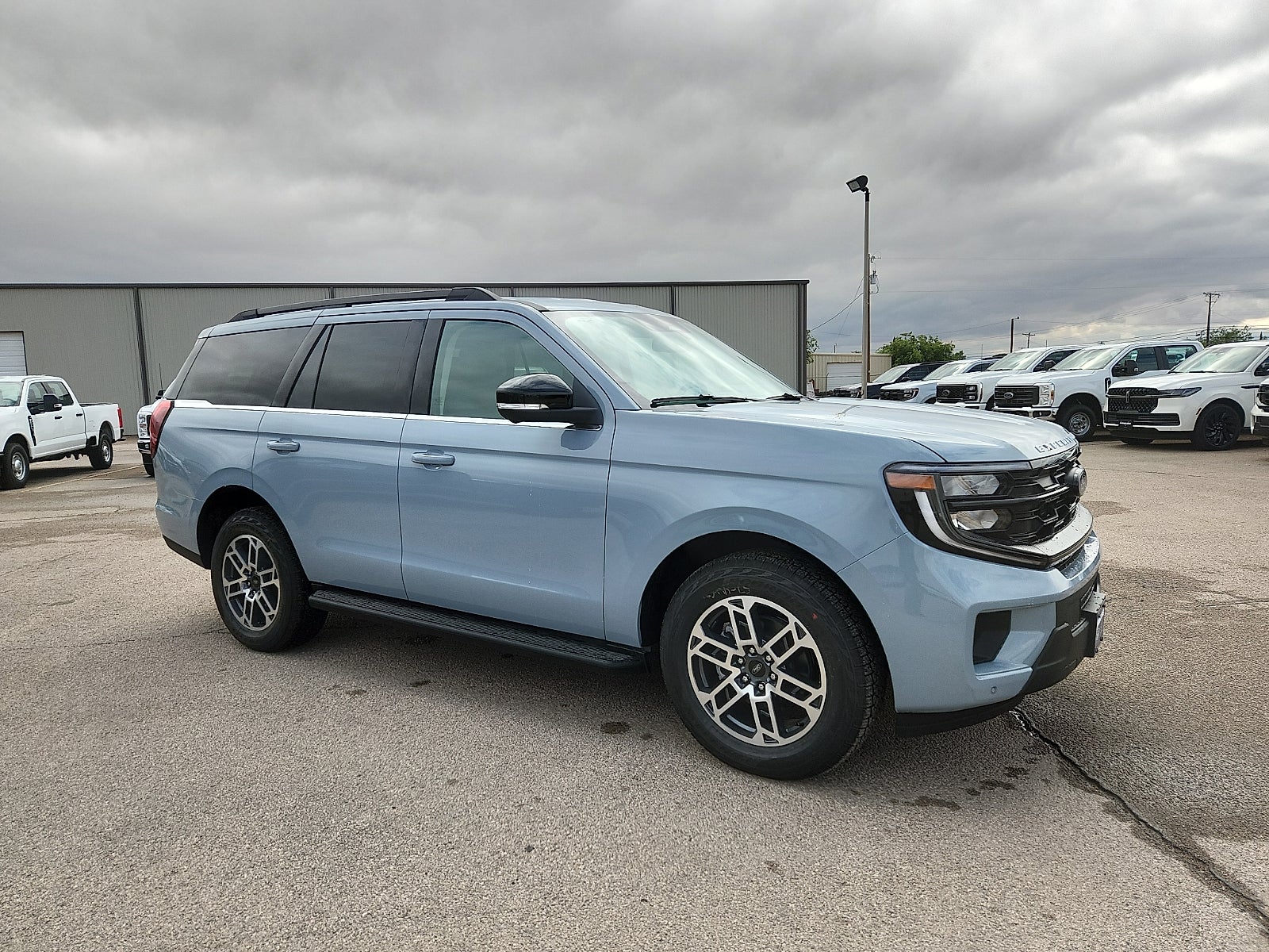 2026 Ford Expedition Active