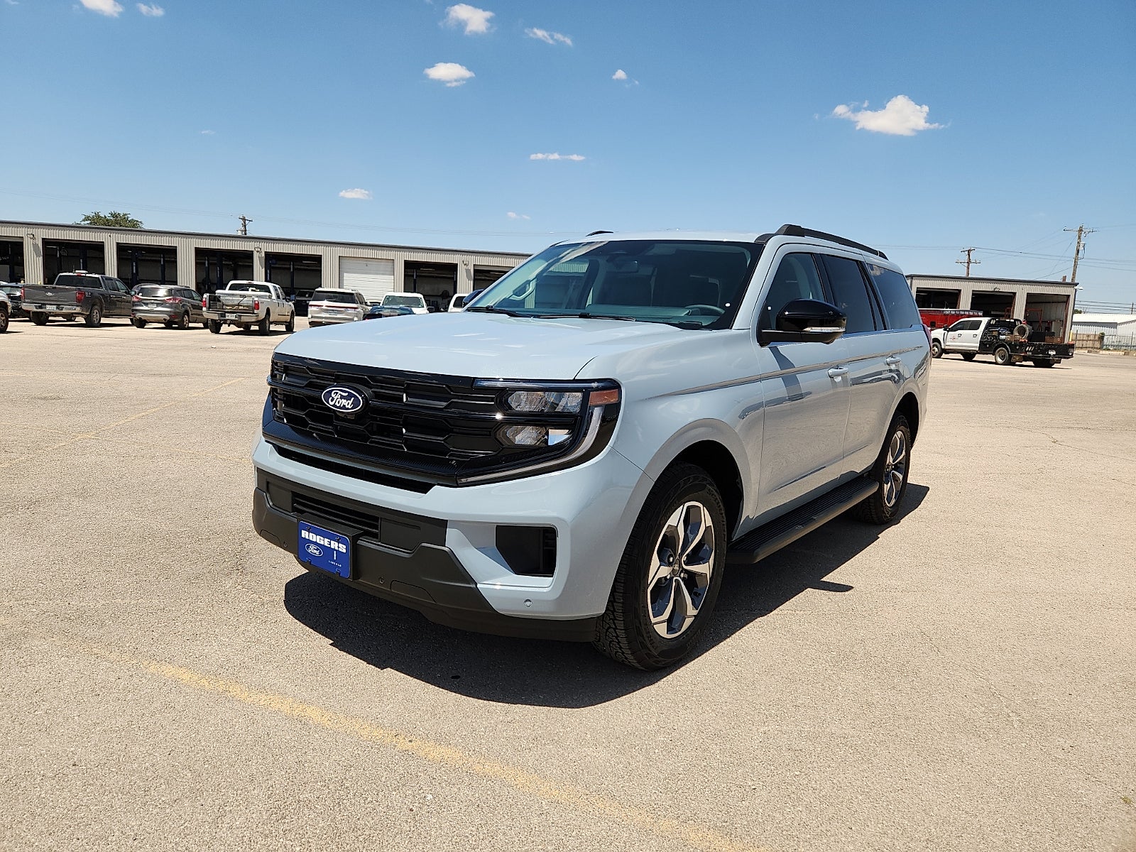 2027 Ford Expedition Active