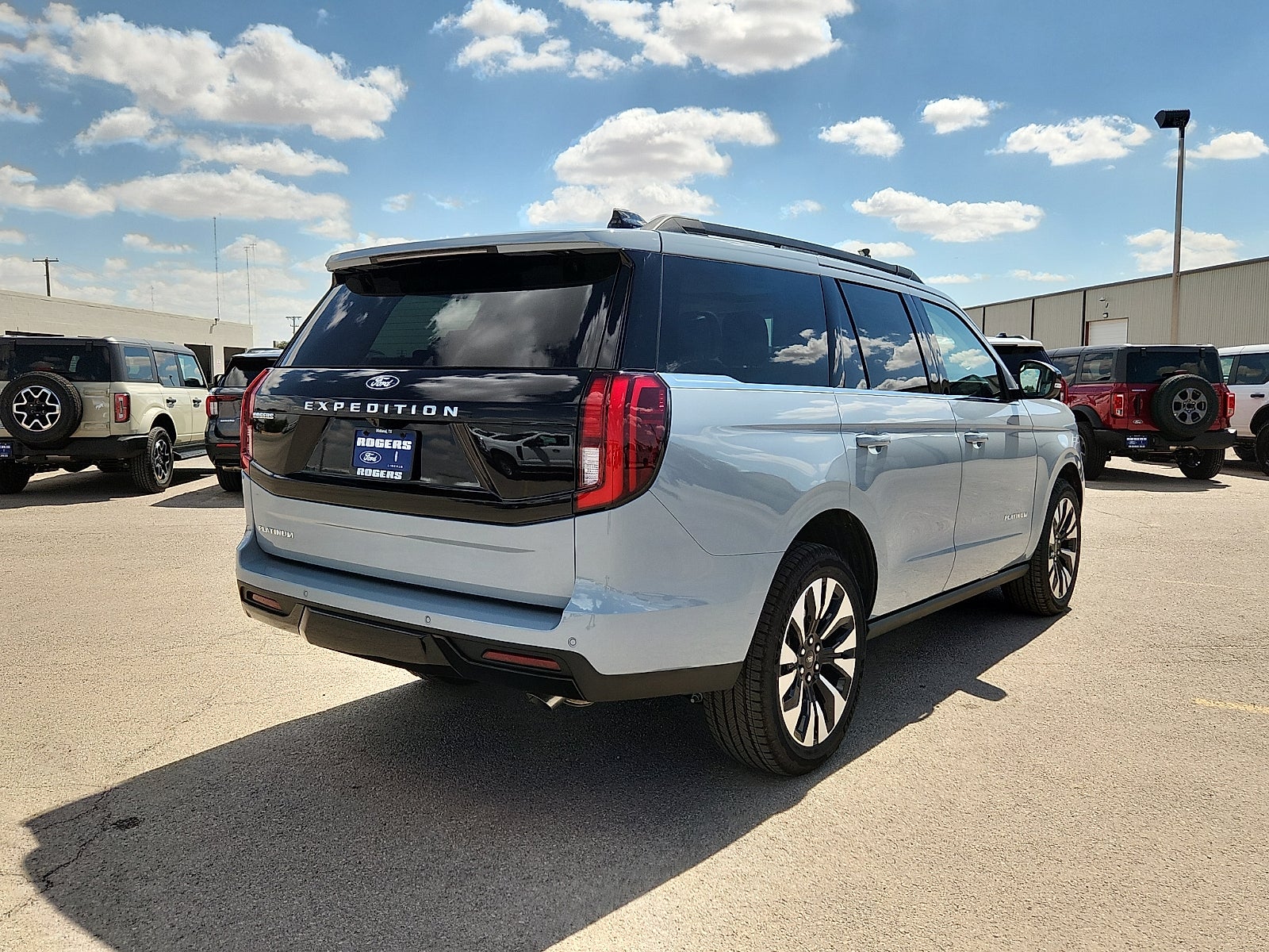 2027 Ford Expedition Platinum