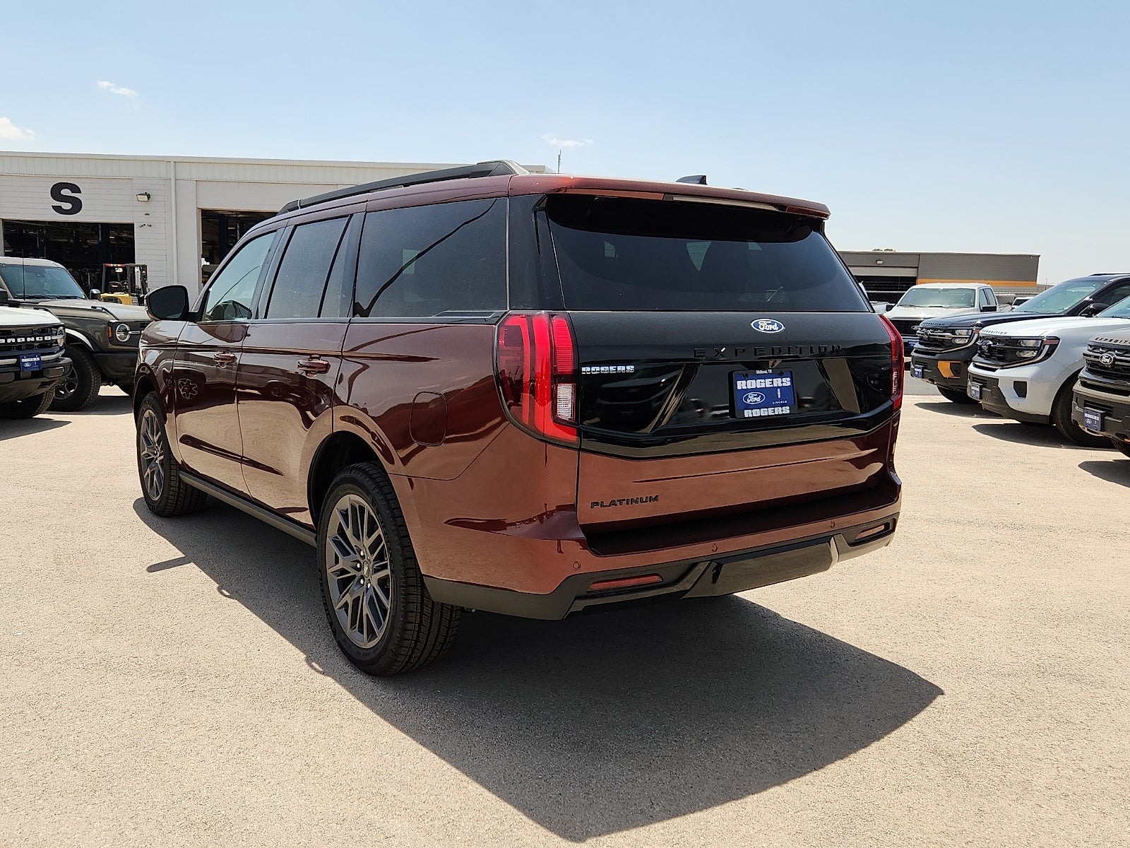 2027 Ford Expedition Platinum