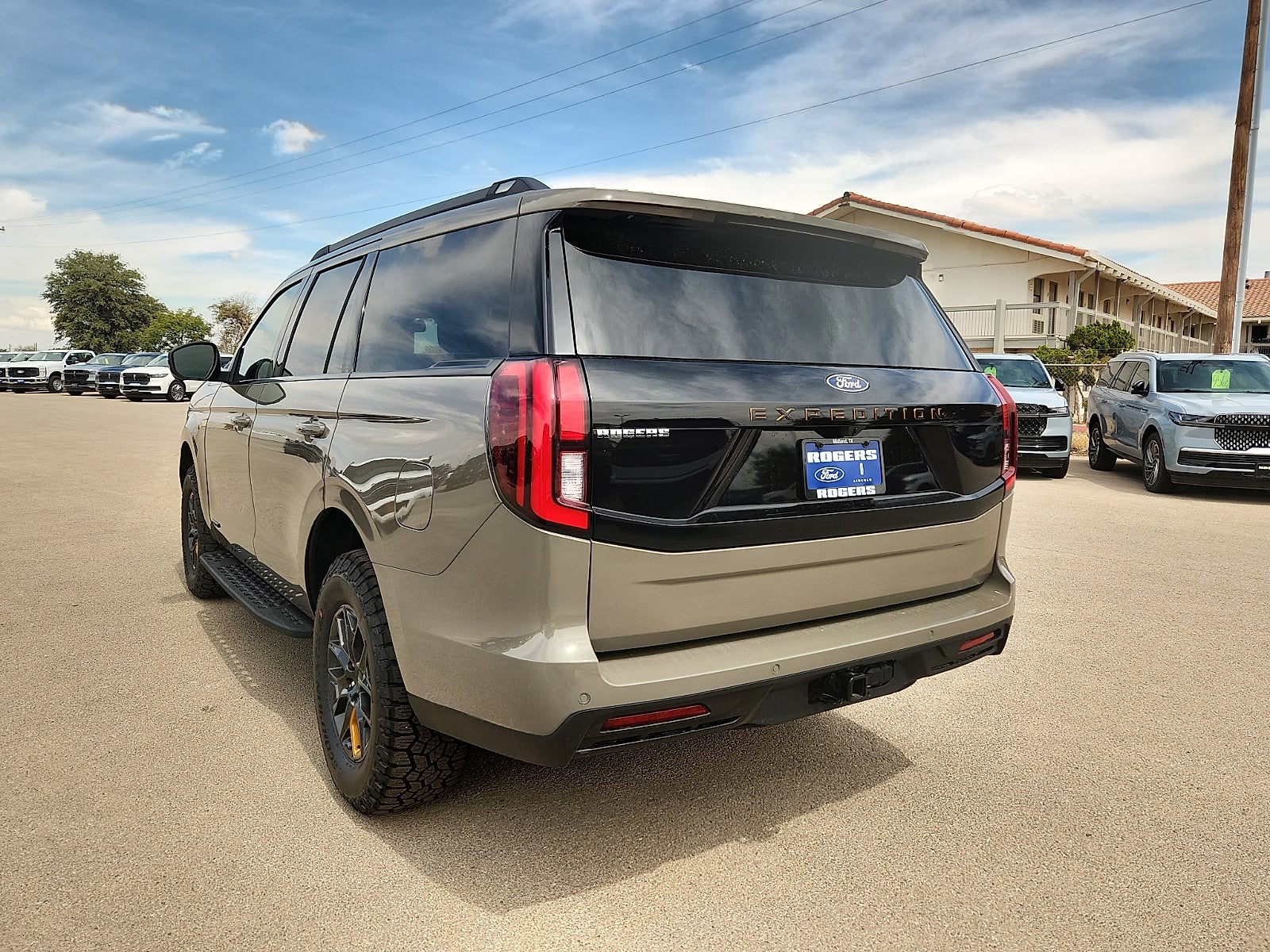 2027 Ford Expedition Tremor