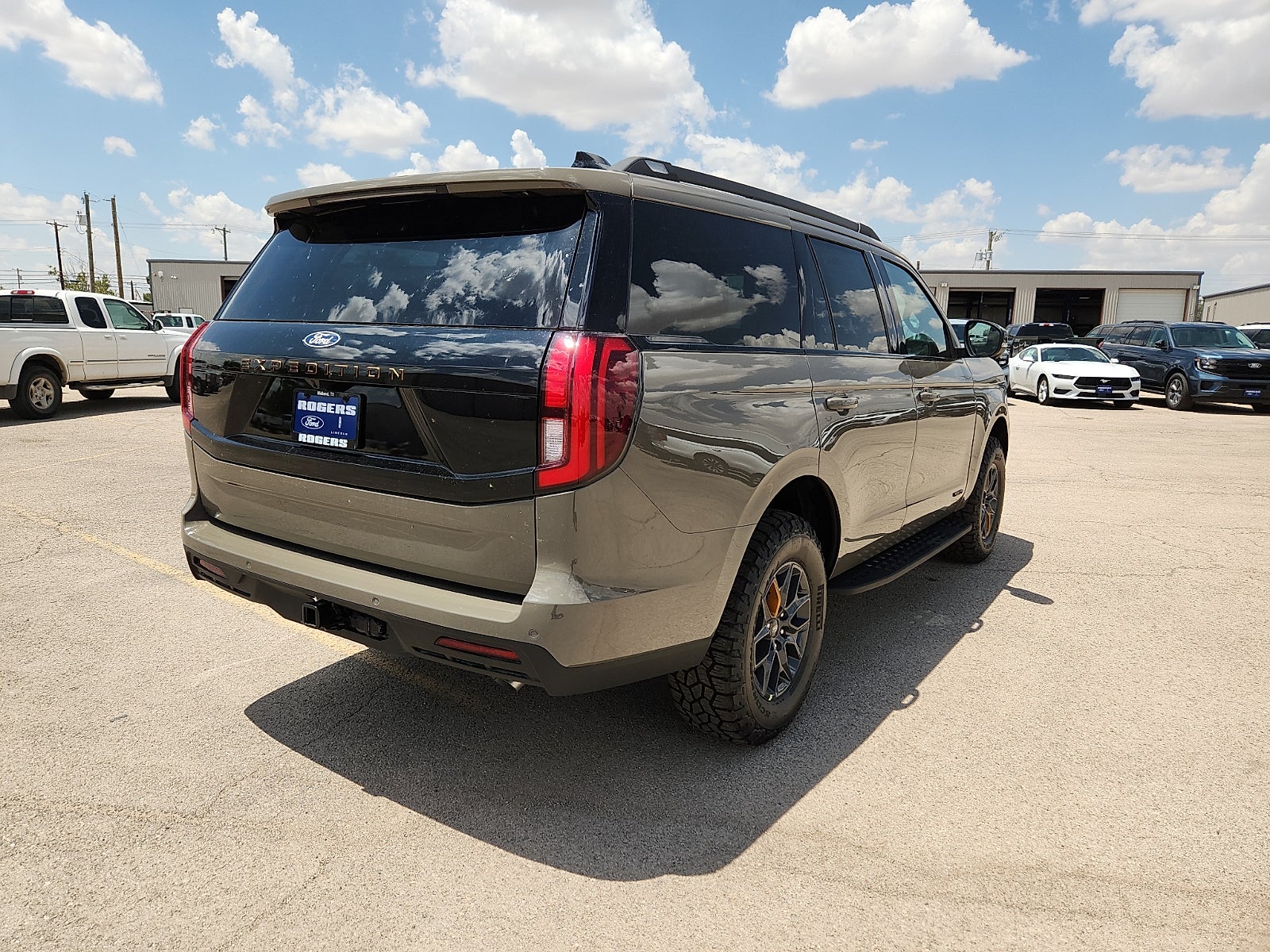 2027 Ford Expedition Tremor
