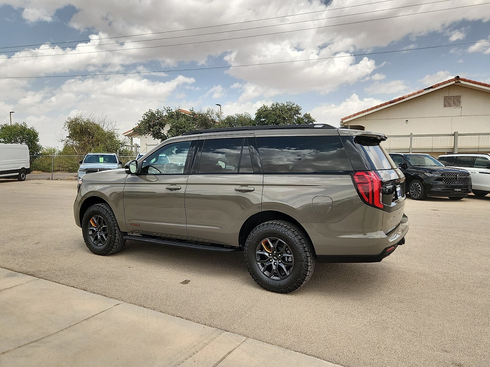 2027 Ford Expedition Tremor