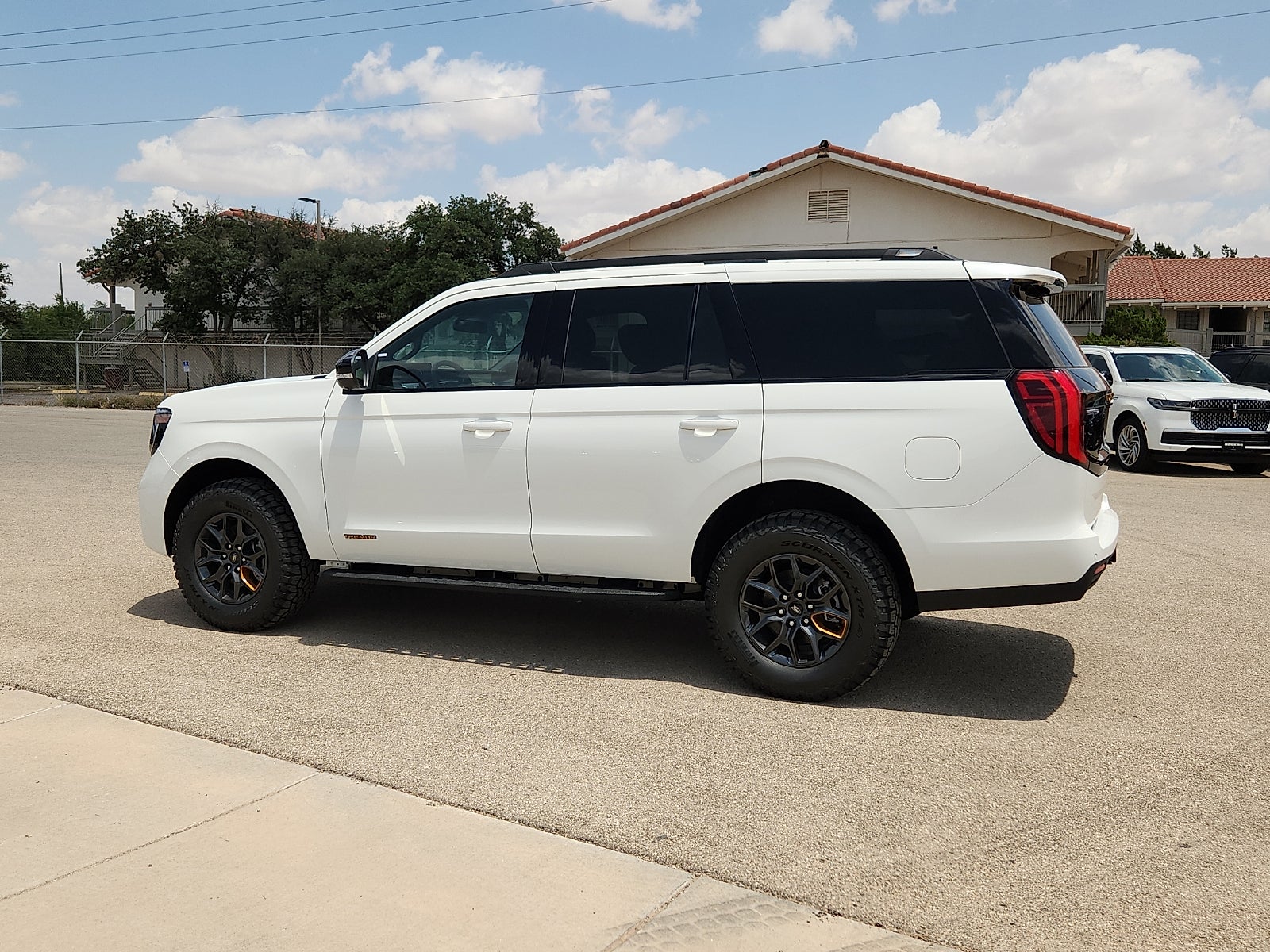 2027 Ford Expedition Tremor