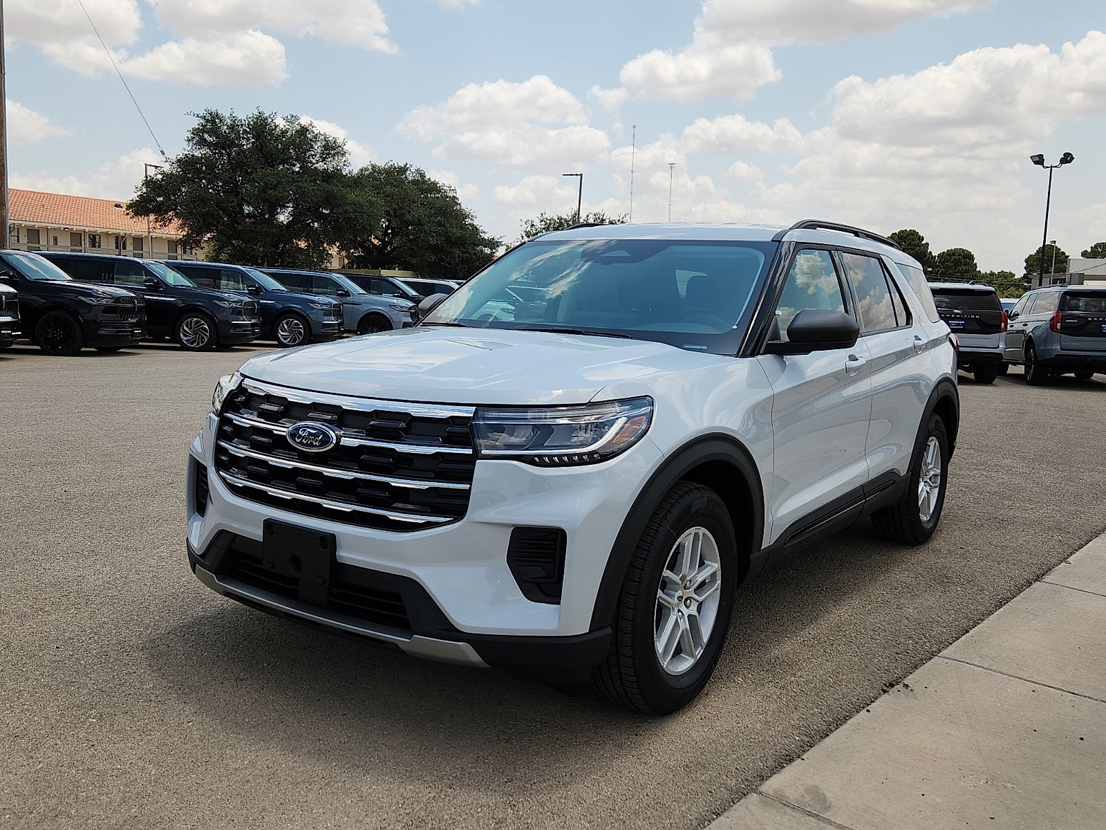 2026 Ford Explorer Active w/200A Pkg