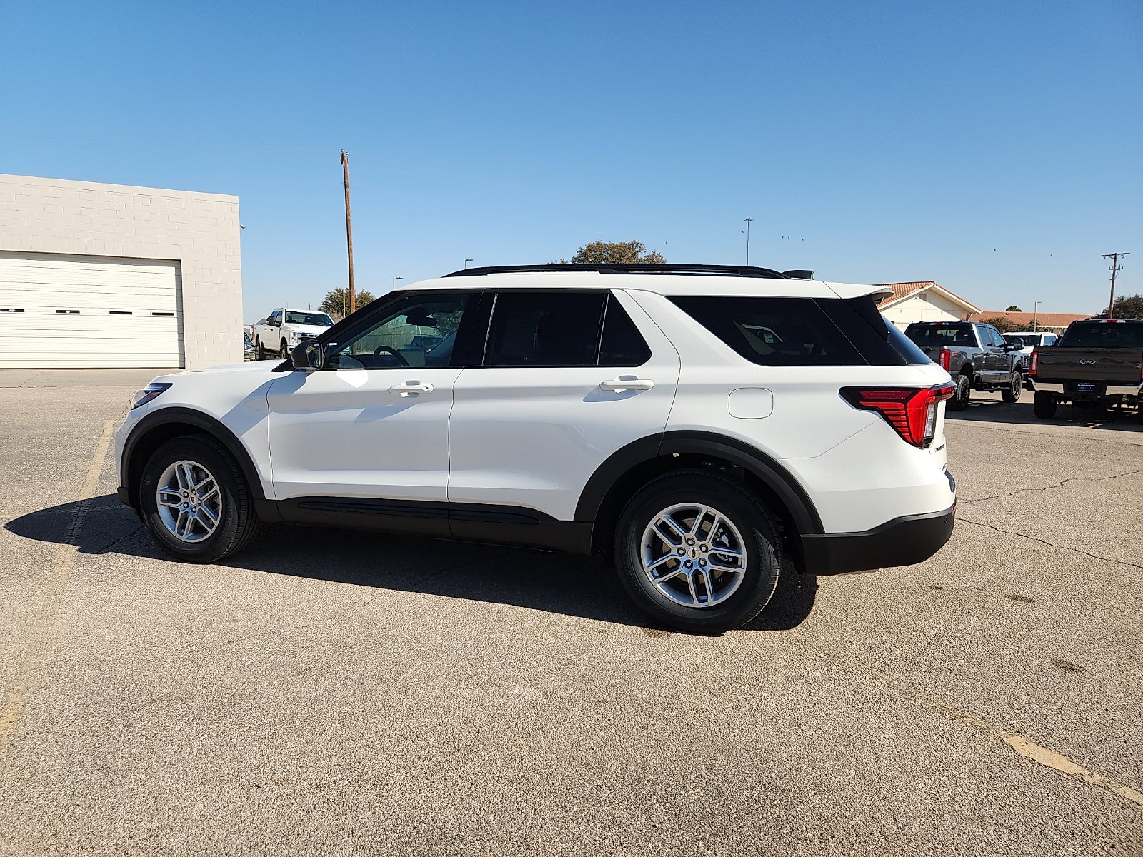2026 Ford Explorer Active w/200A Pkg