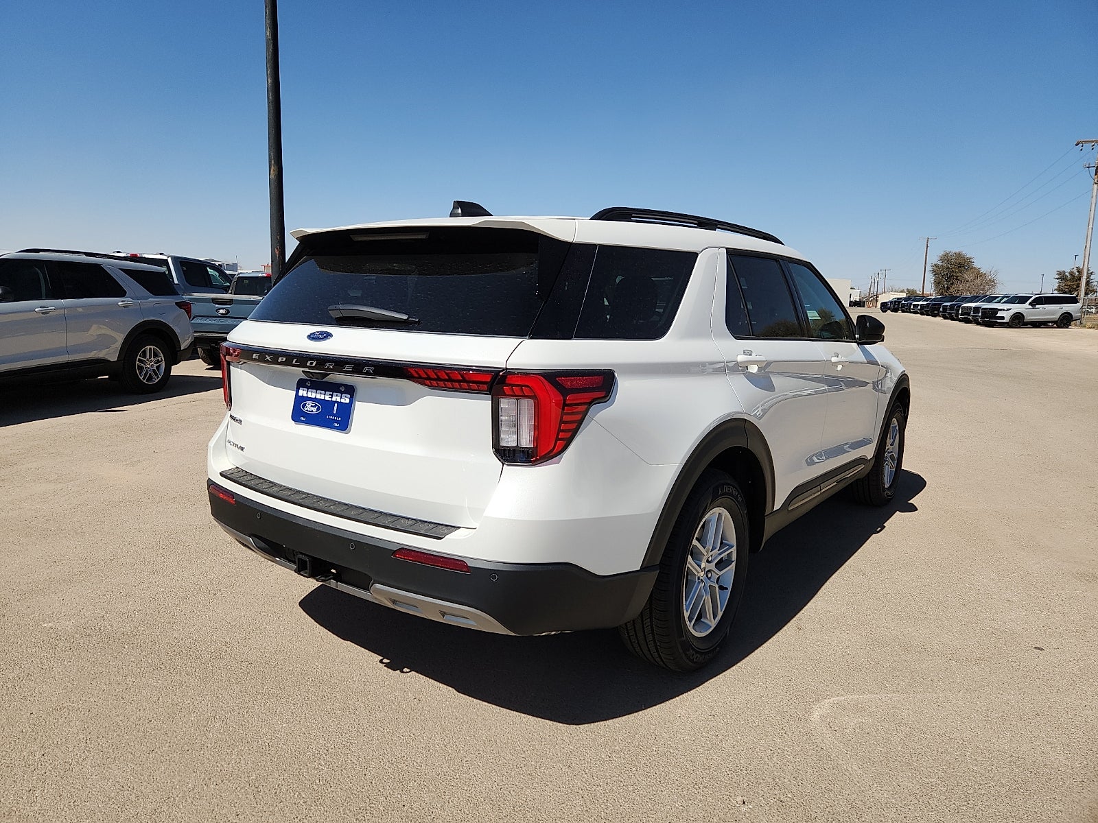 2026 Ford Explorer Active w/200A Pkg
