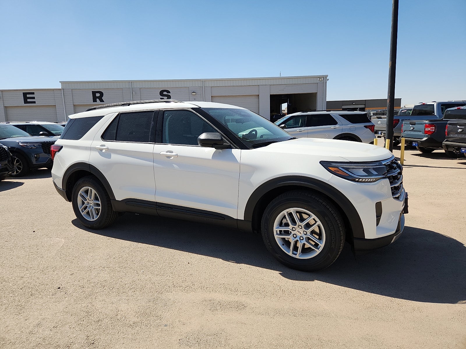 2026 Ford Explorer Active w/200A Pkg