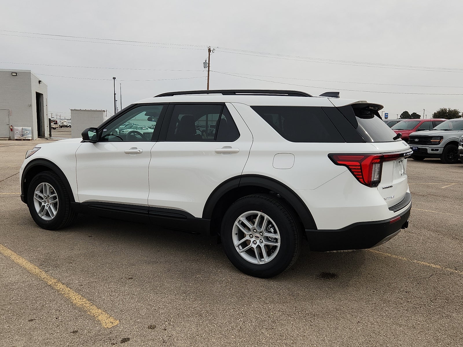 2026 Ford Explorer Active w/200A Pkg