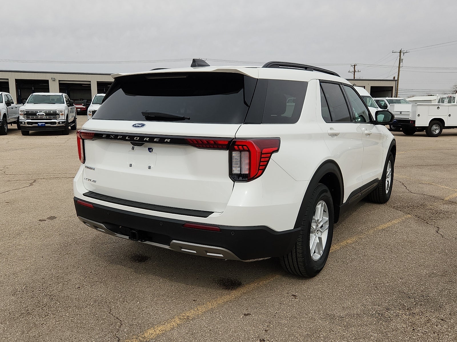 2026 Ford Explorer Active w/200A Pkg