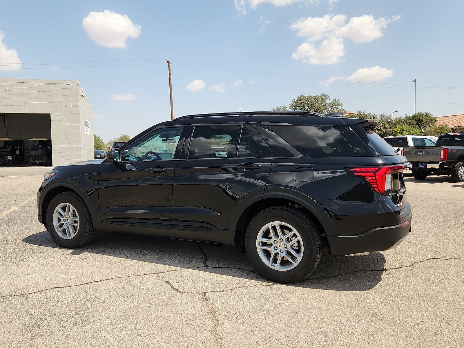 2026 Ford Explorer Active w/200A Pkg