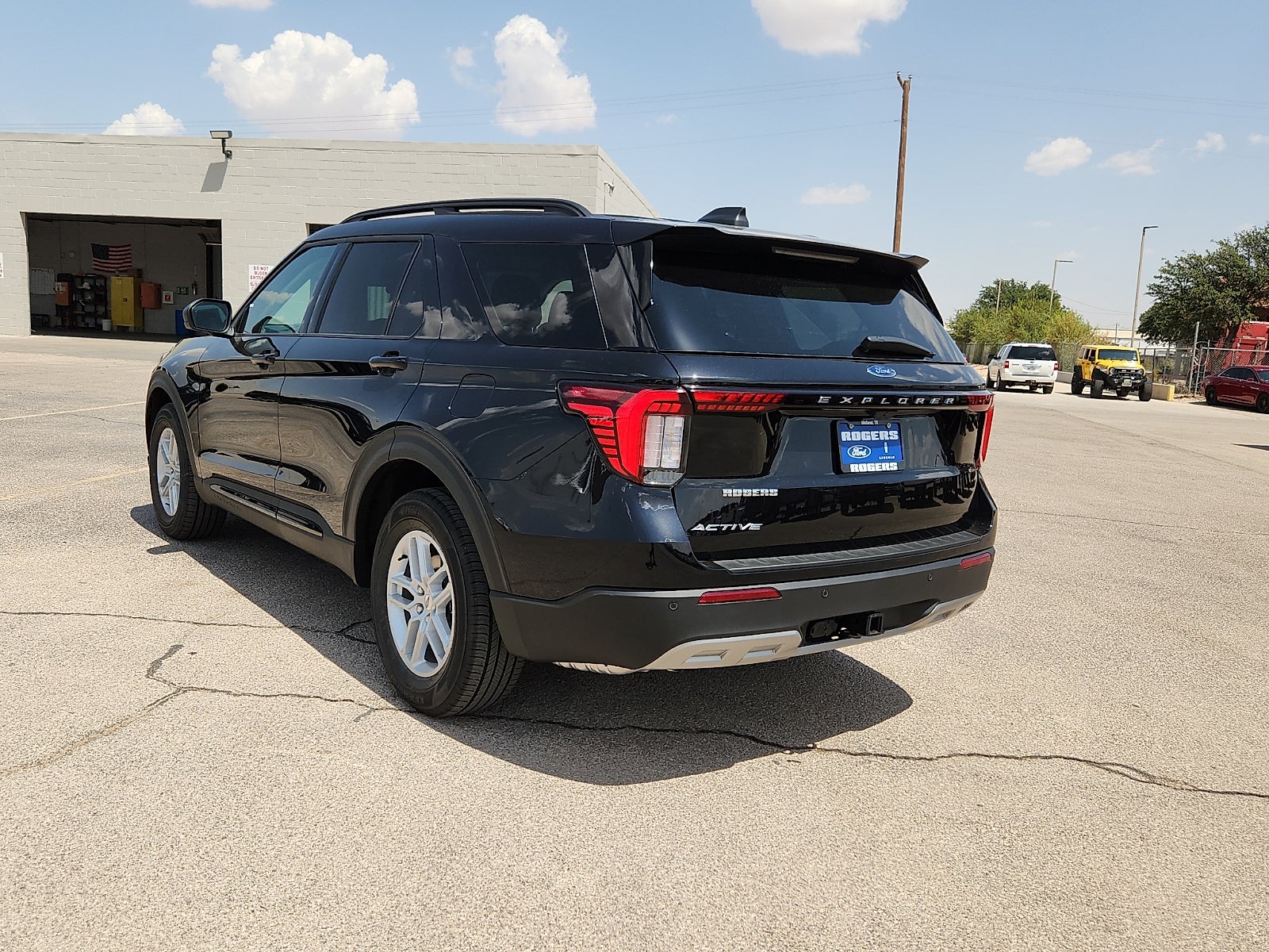 2026 Ford Explorer Active w/200A Pkg