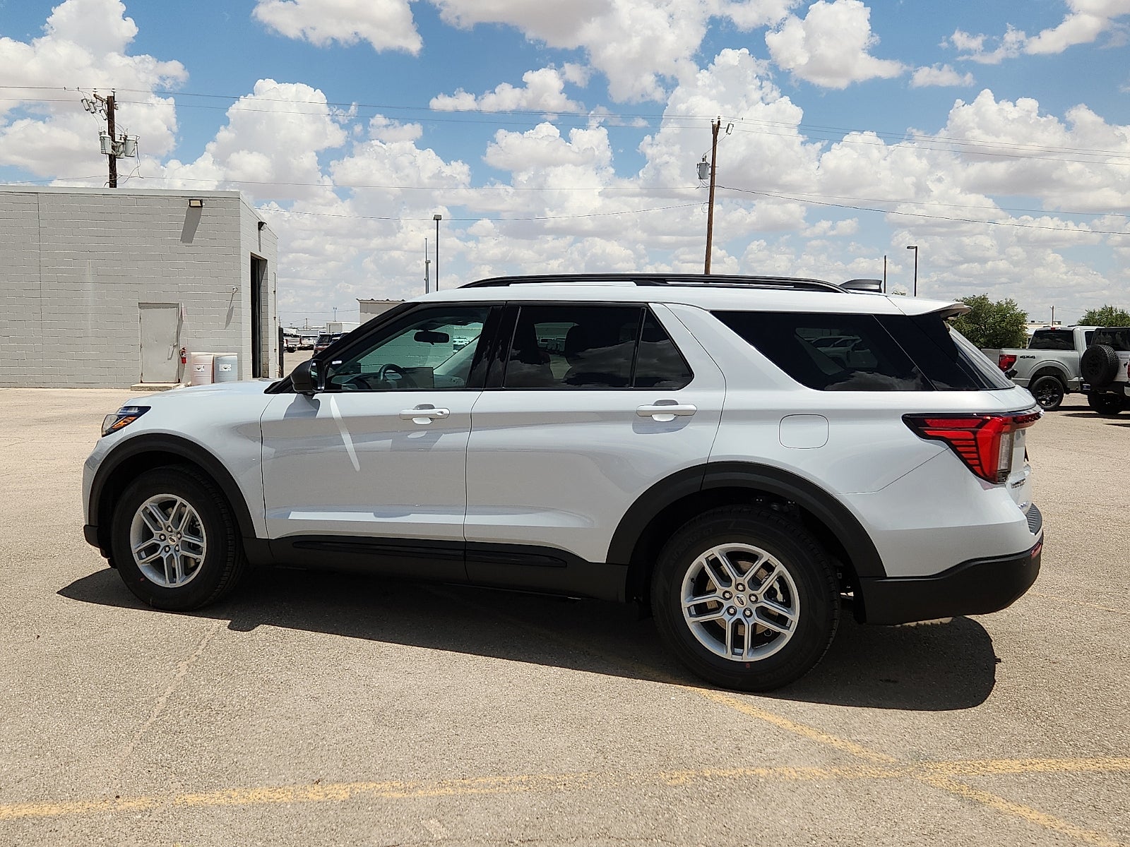 2026 Ford Explorer Active w/200A Pkg