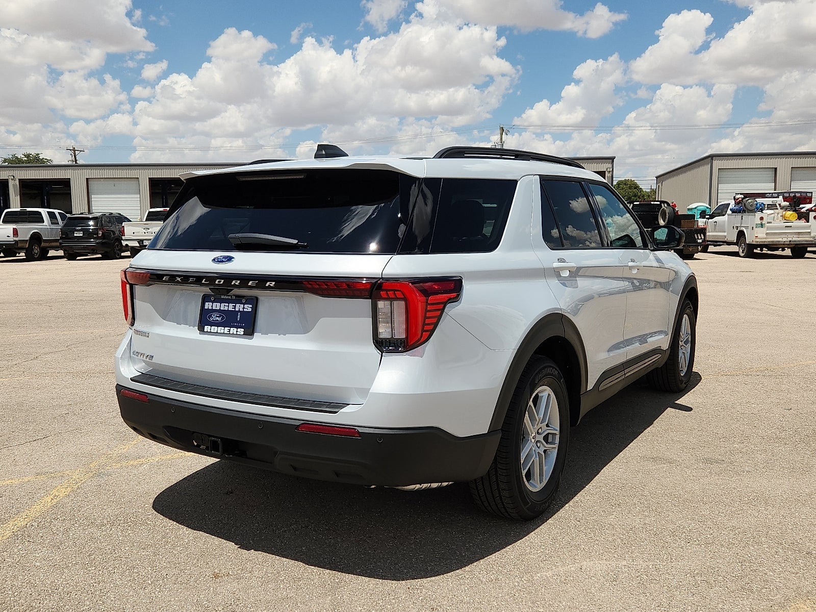 2026 Ford Explorer Active w/200A Pkg