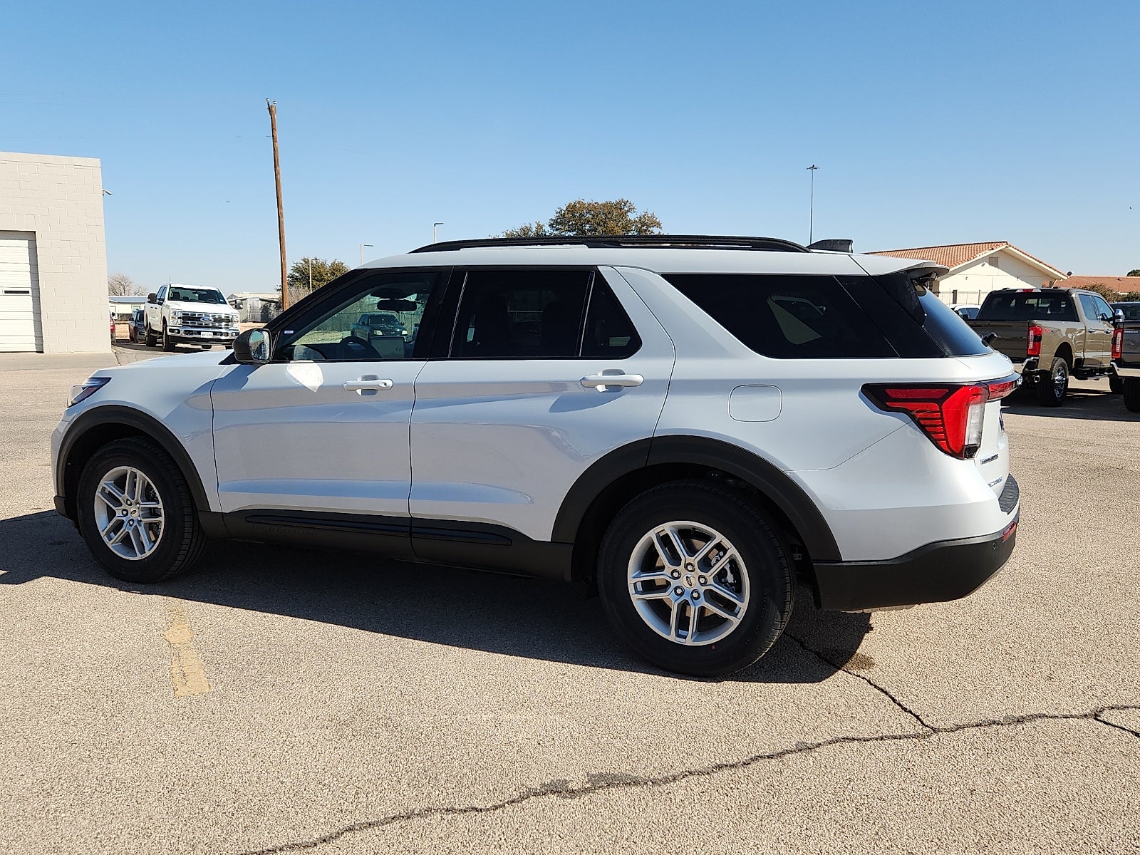 2026 Ford Explorer Active w/200A Pkg
