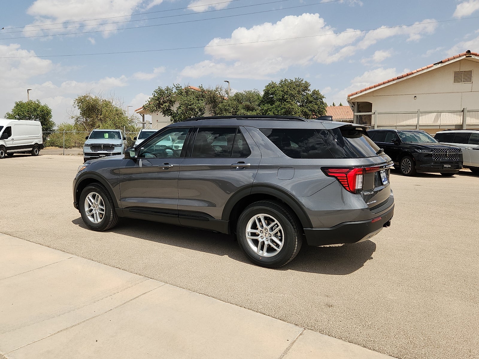 2026 Ford Explorer Active w/200A Pkg
