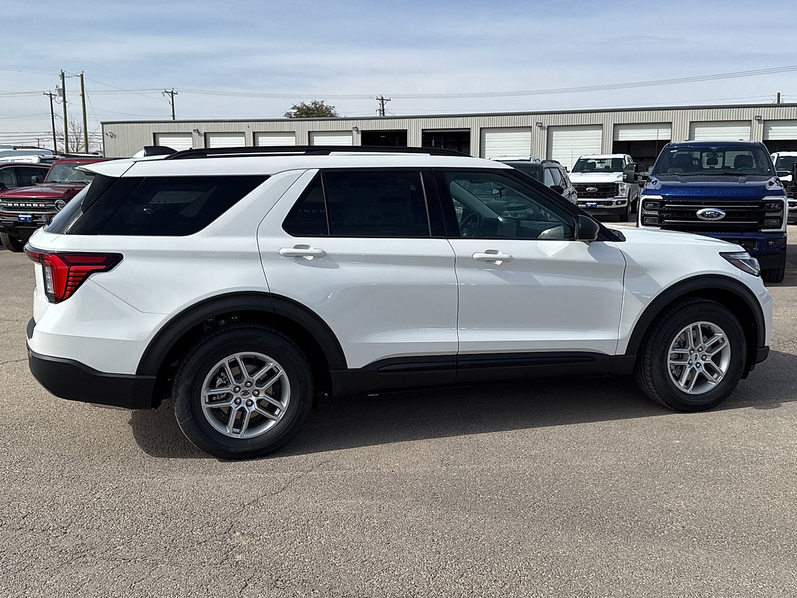 2026 Ford Explorer Active w/200A Pkg