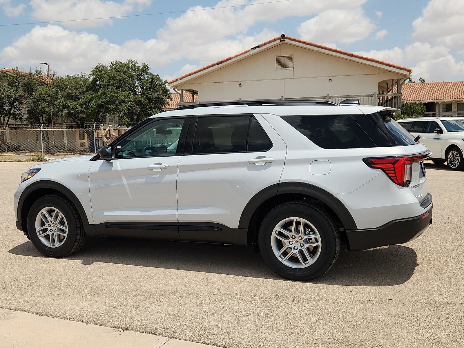 2026 Ford Explorer Active w/200A Pkg