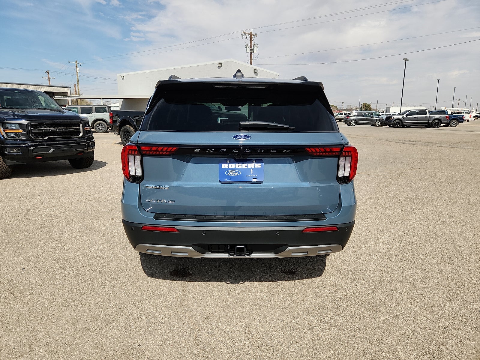 2026 Ford Explorer Active w/200A Pkg