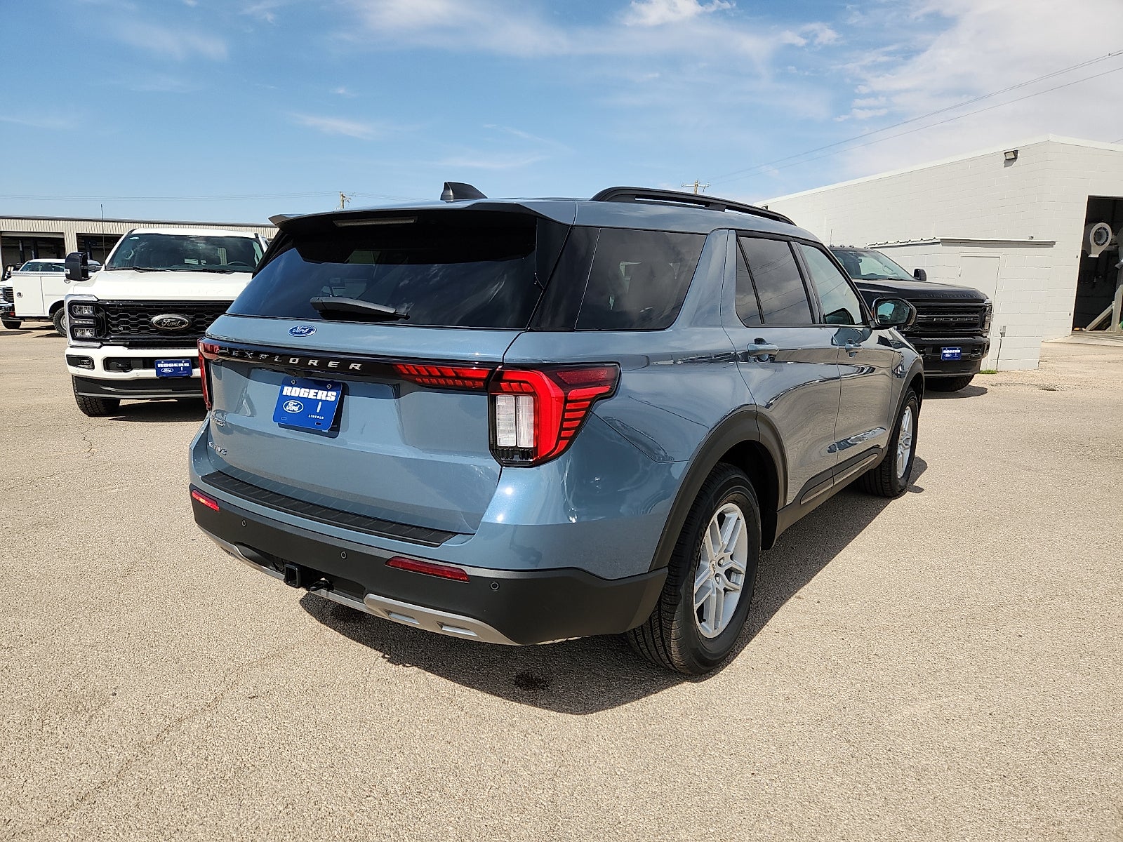 2026 Ford Explorer Active w/200A Pkg