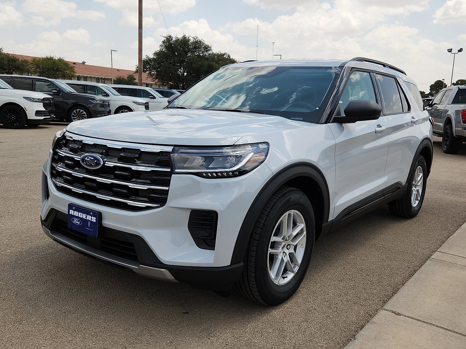 2026 Ford Explorer Active w/200A Pkg