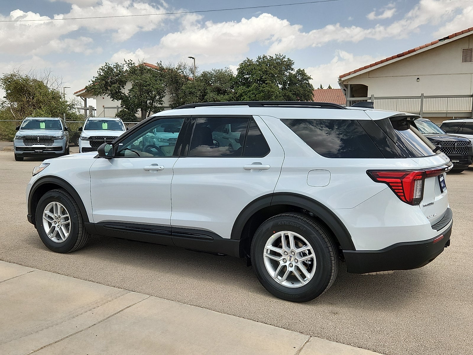 2026 Ford Explorer Active w/200A Pkg