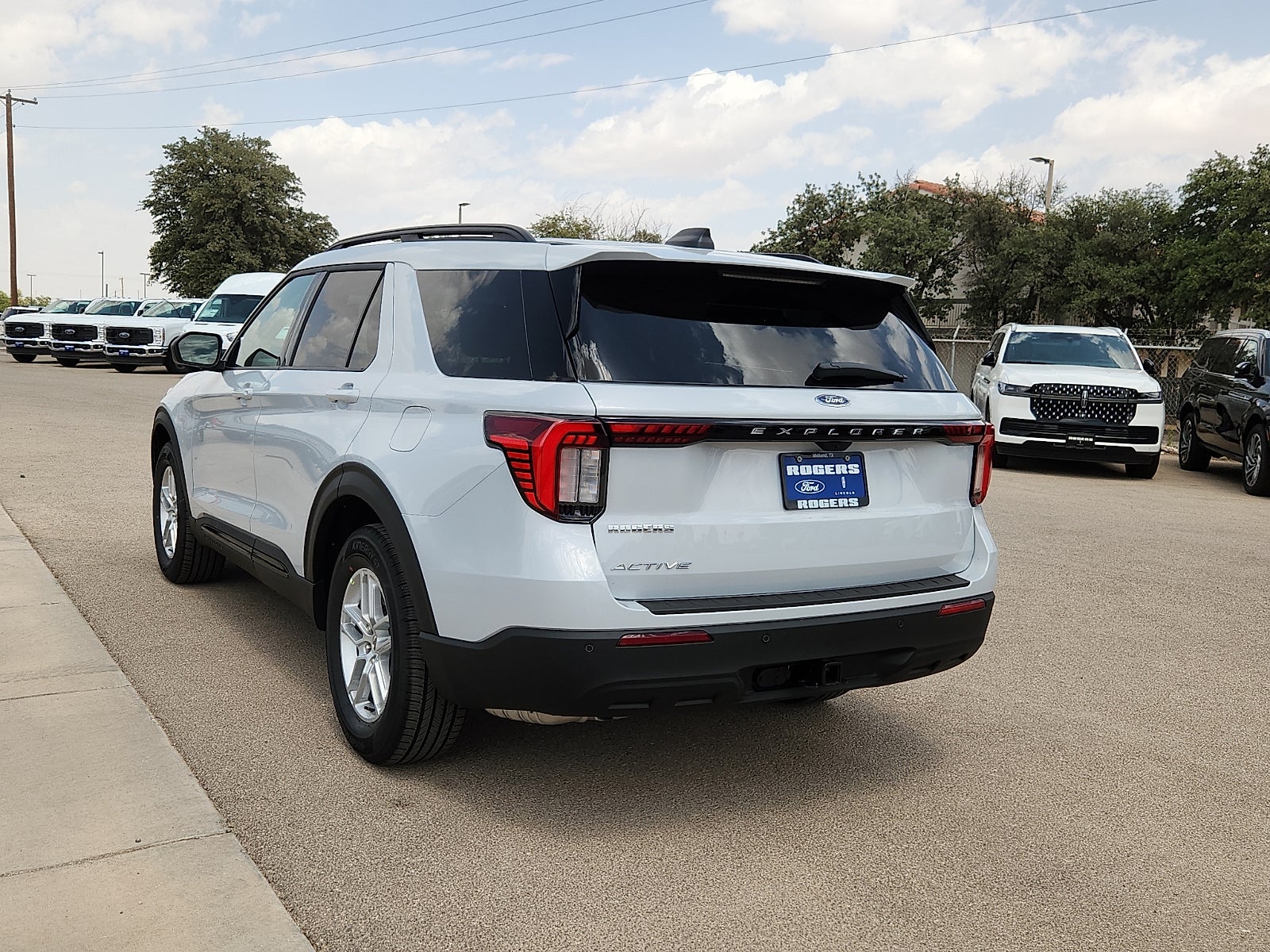 2026 Ford Explorer Active w/200A Pkg