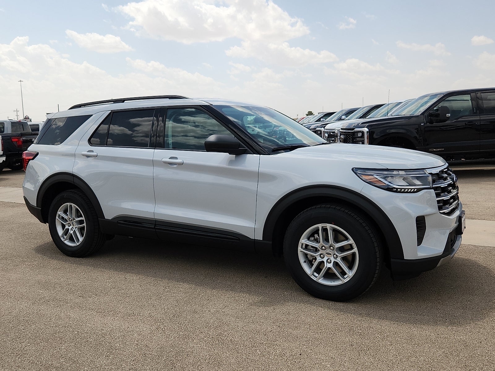 2026 Ford Explorer Active w/200A Pkg