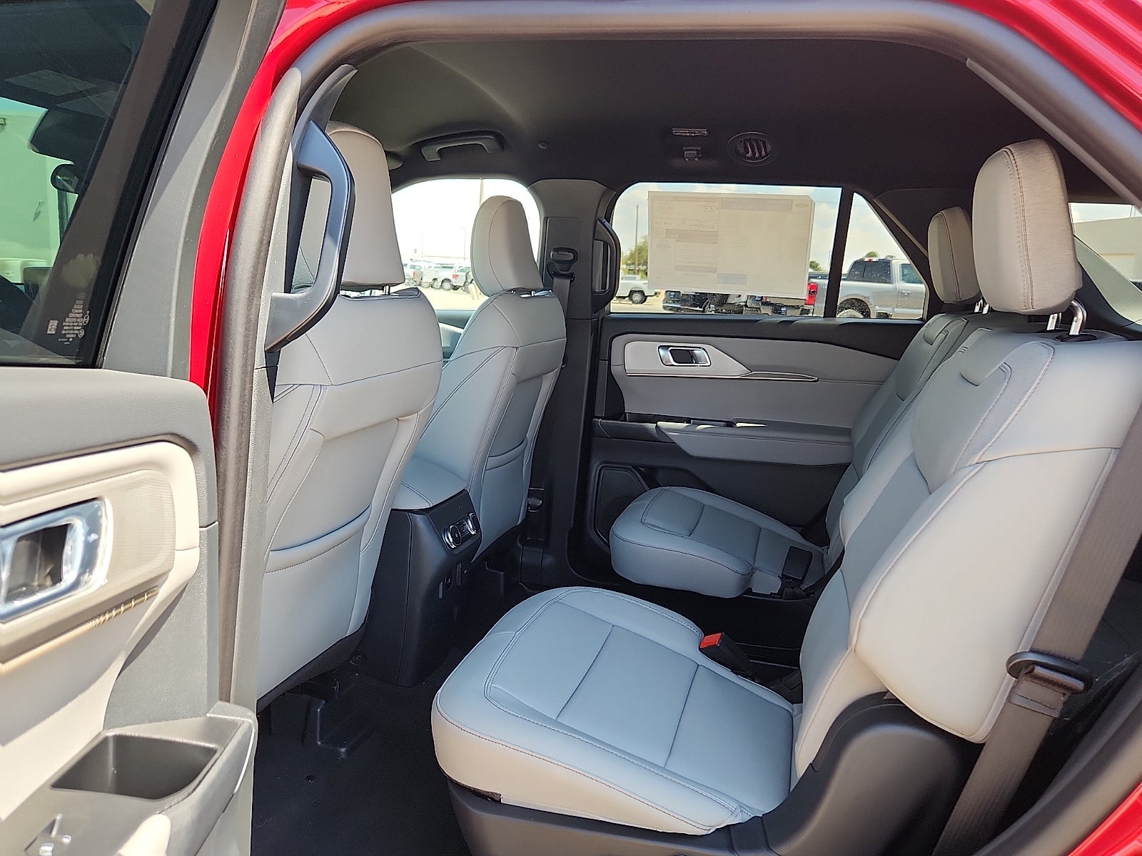 2027 Ford Explorer Active w/200A Pkg