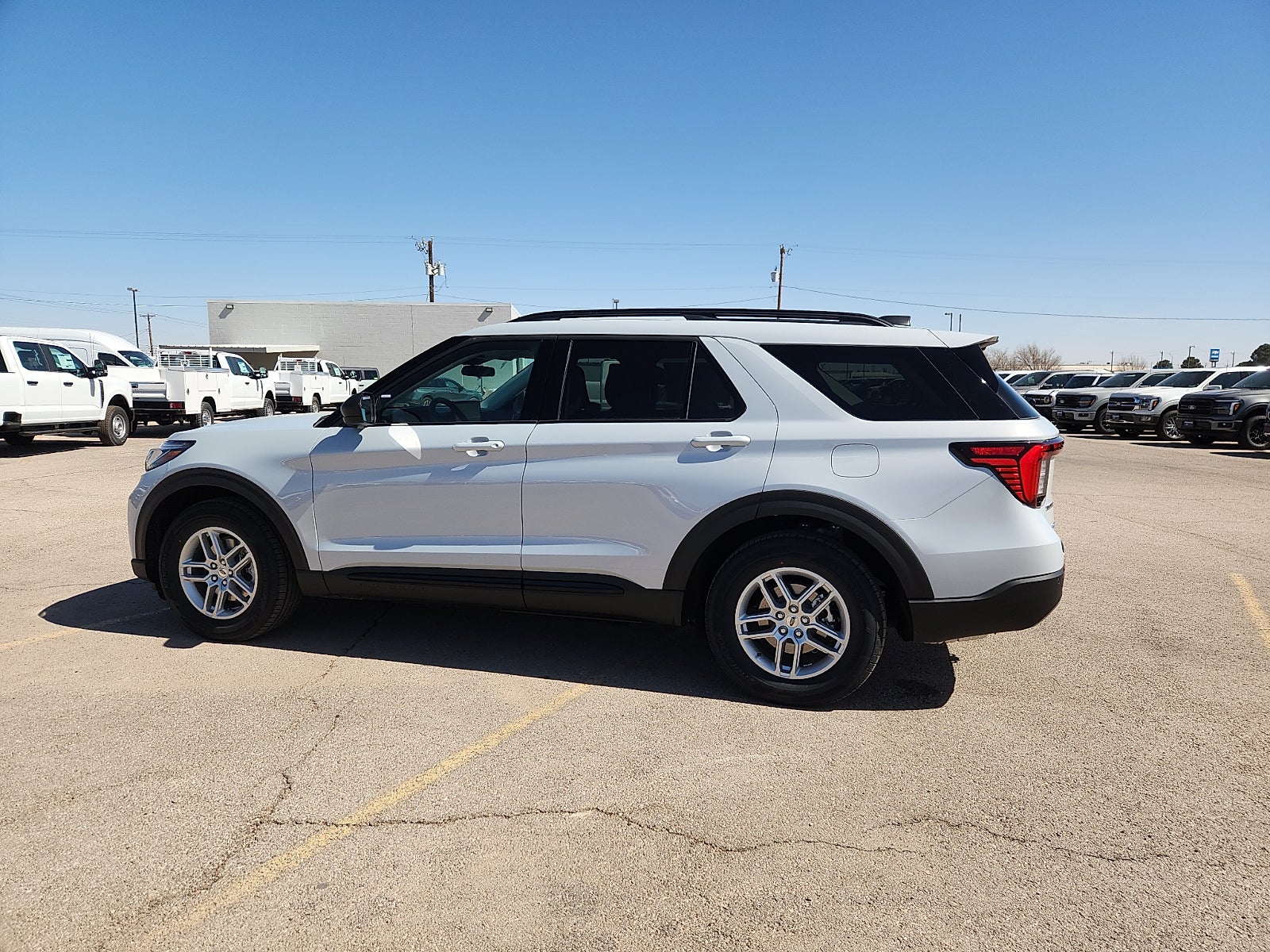 2026 Ford Explorer Active w/200A Pkg