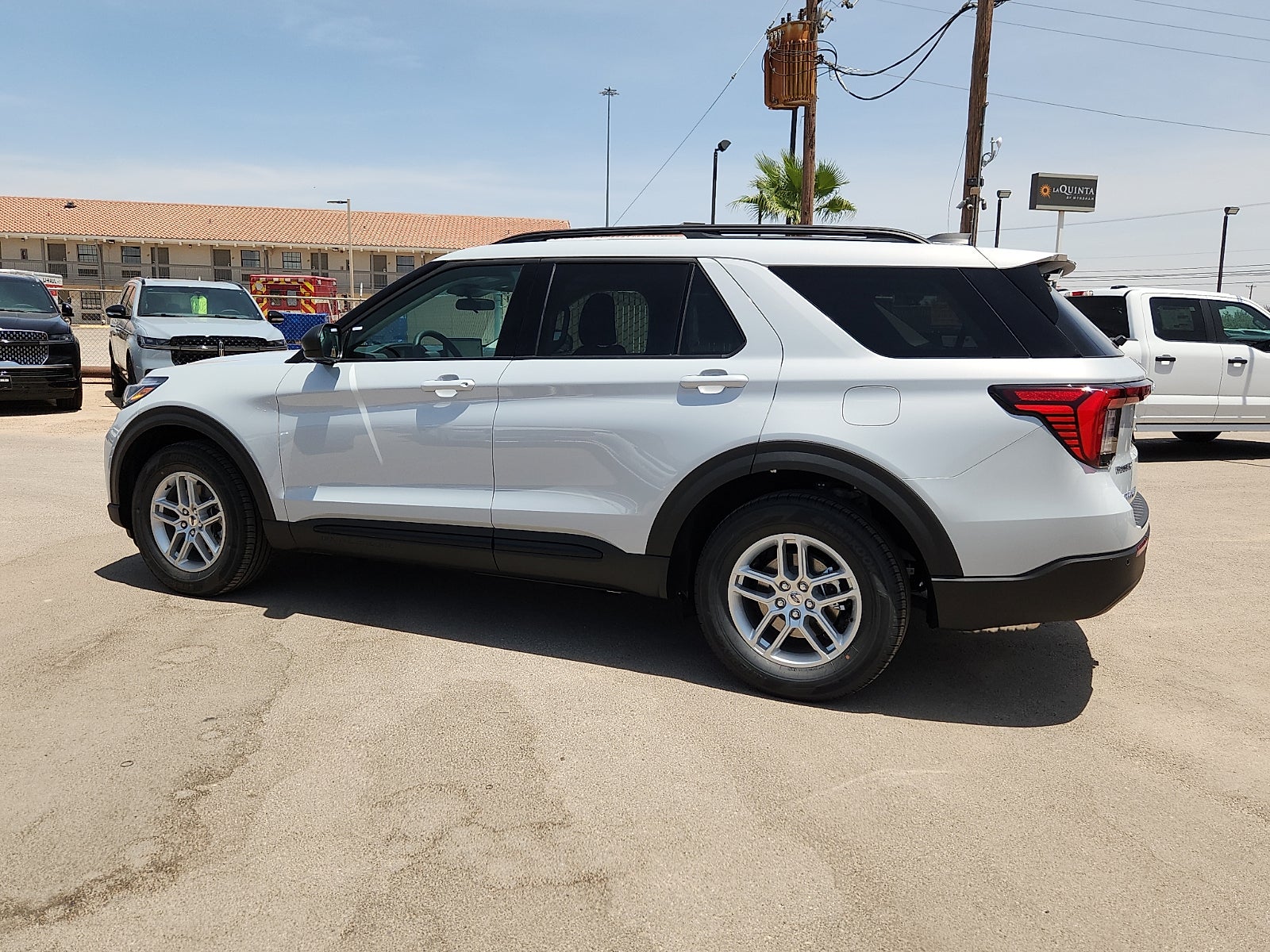 2026 Ford Explorer Active w/200A Pkg
