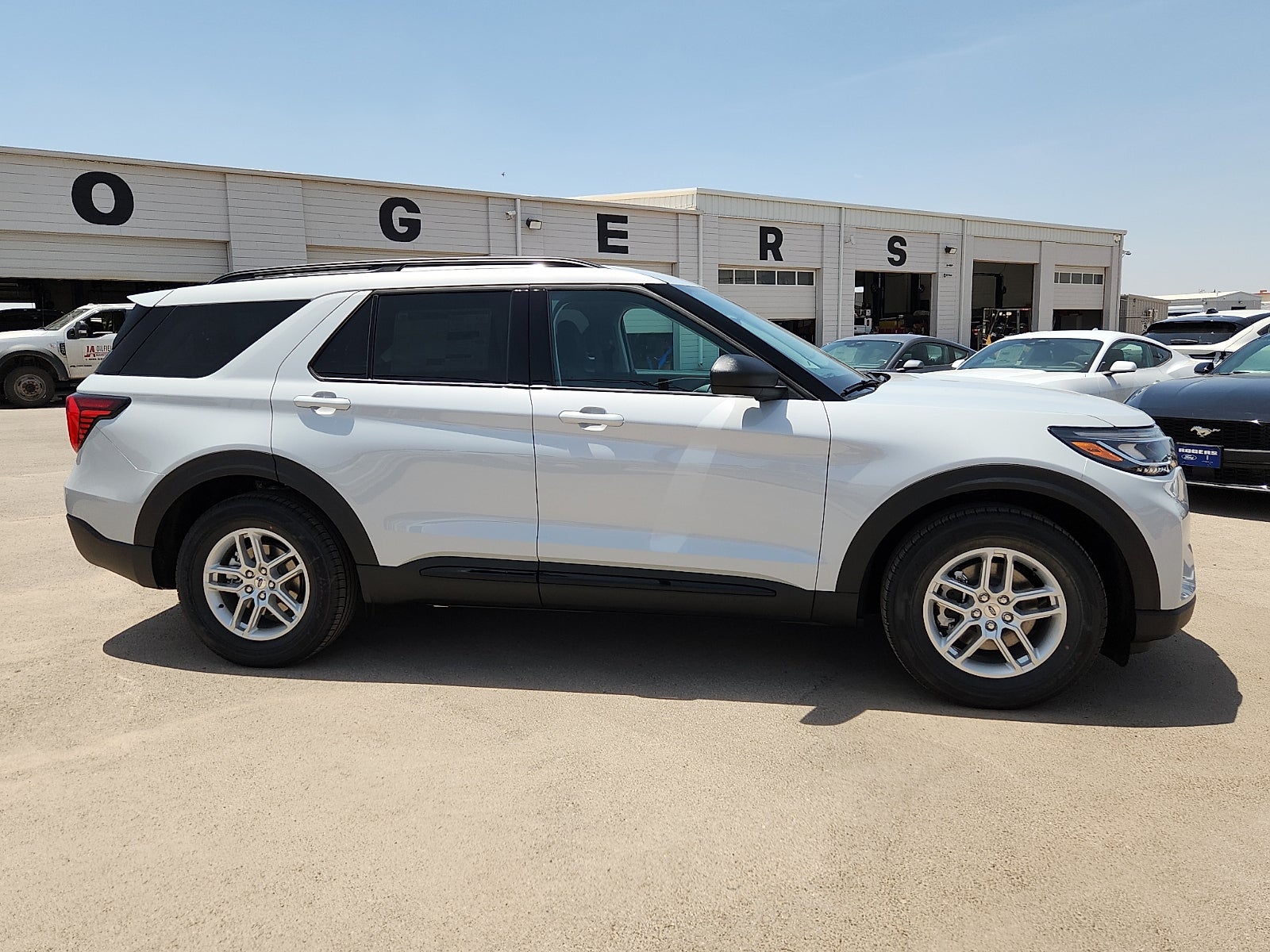 2026 Ford Explorer Active w/200A Pkg