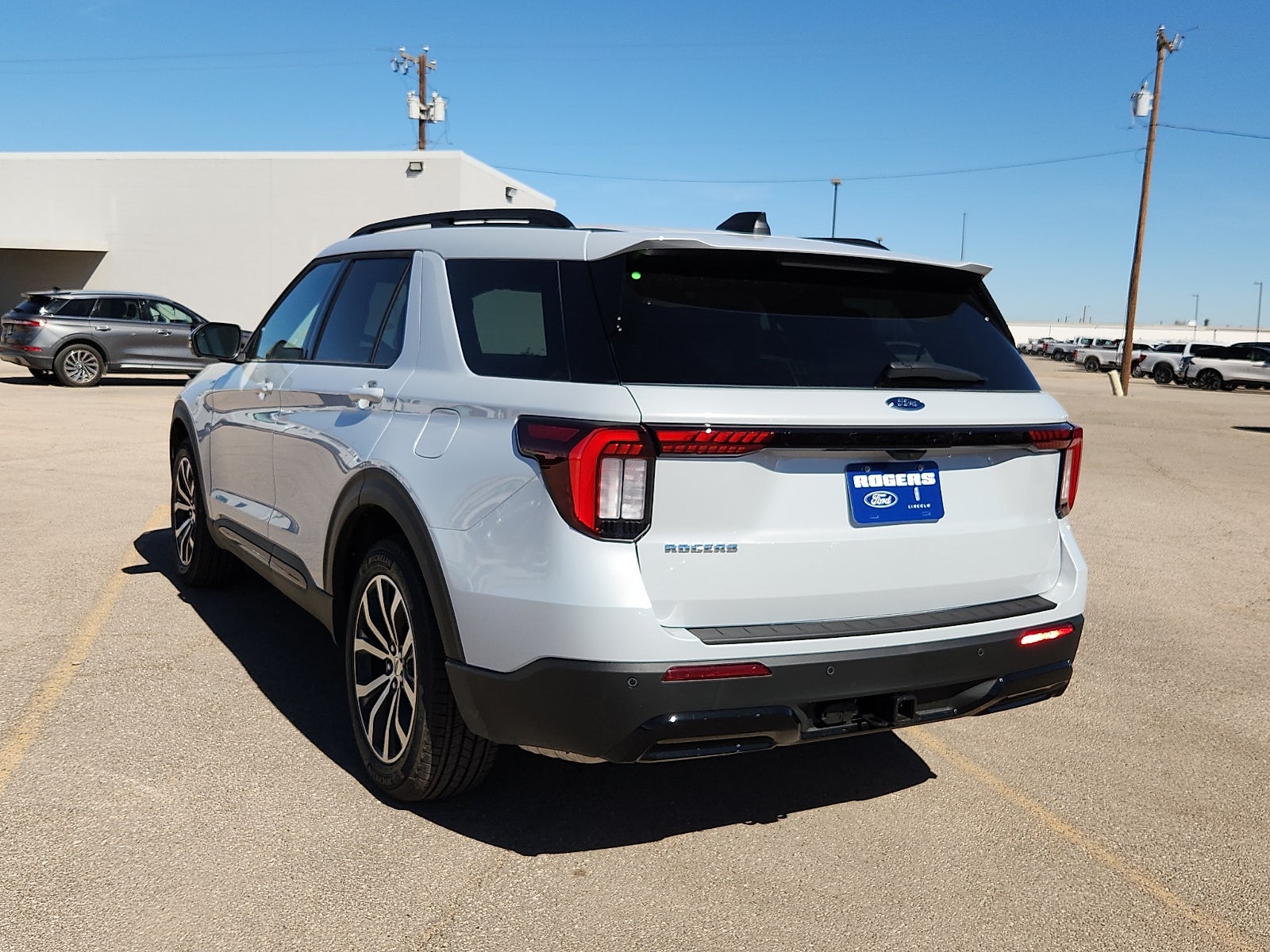 2026 Ford Explorer ST-Line