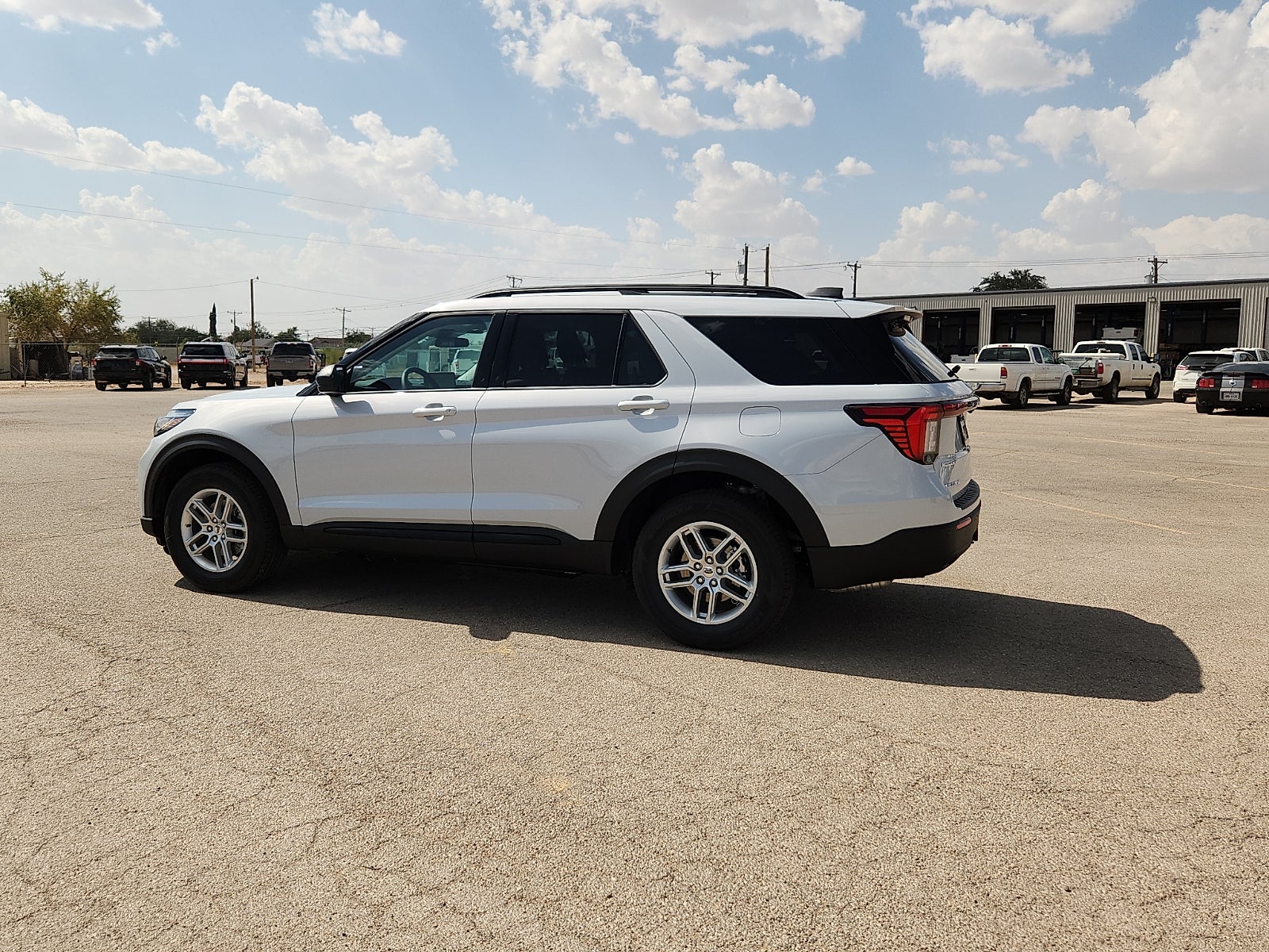 2026 Ford Explorer Active w/200A Pkg