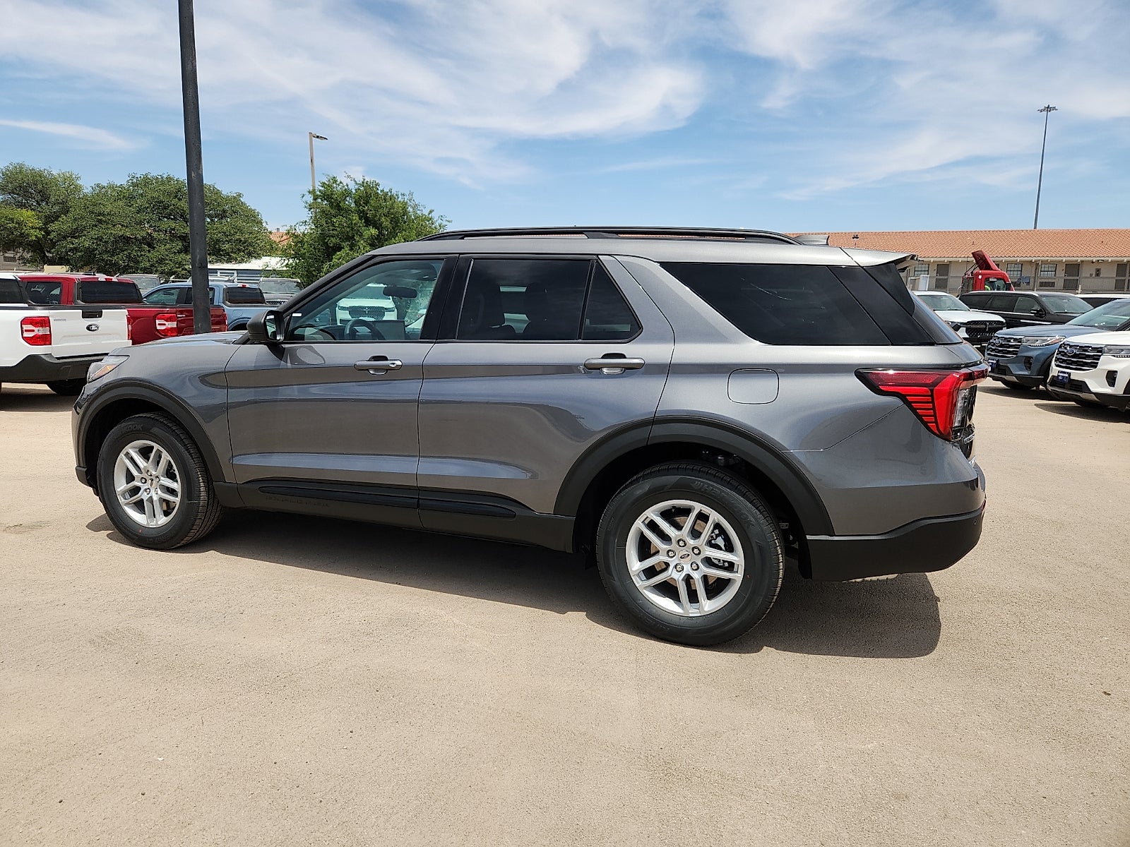 2026 Ford Explorer Active w/200A Pkg