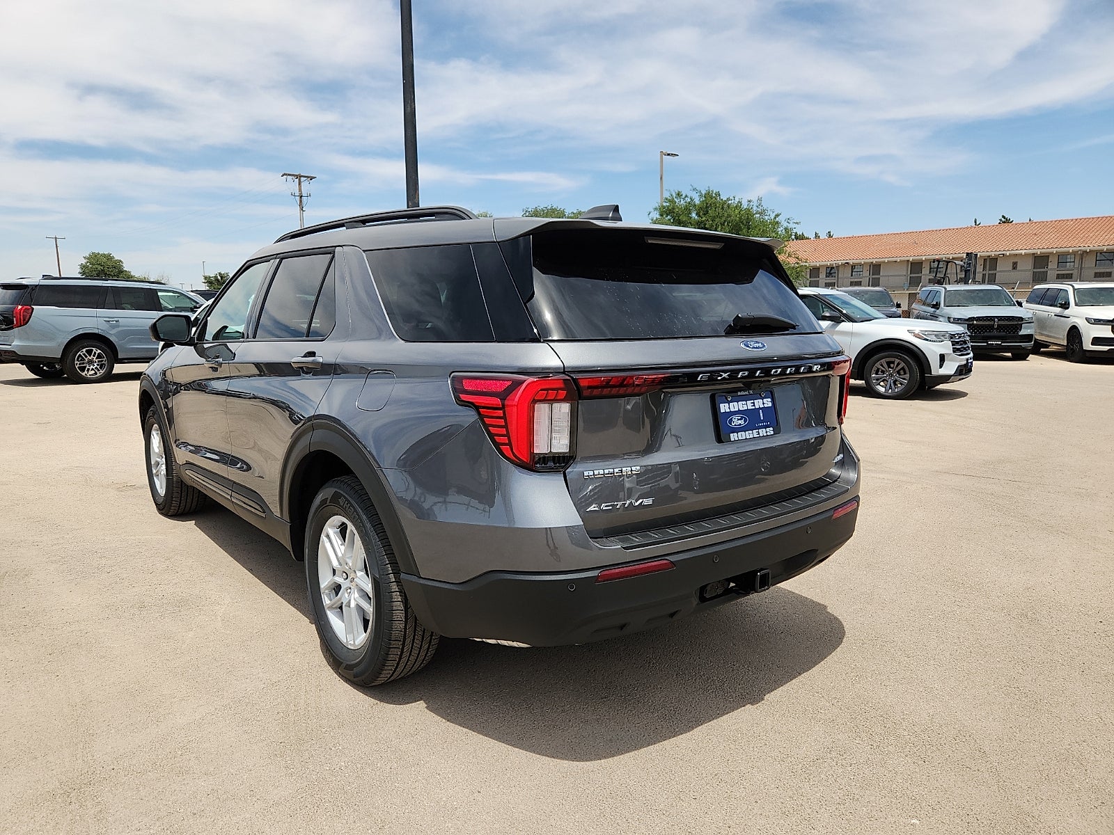 2026 Ford Explorer Active w/200A Pkg