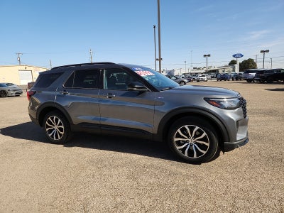 2025 Ford Explorer ST-Line