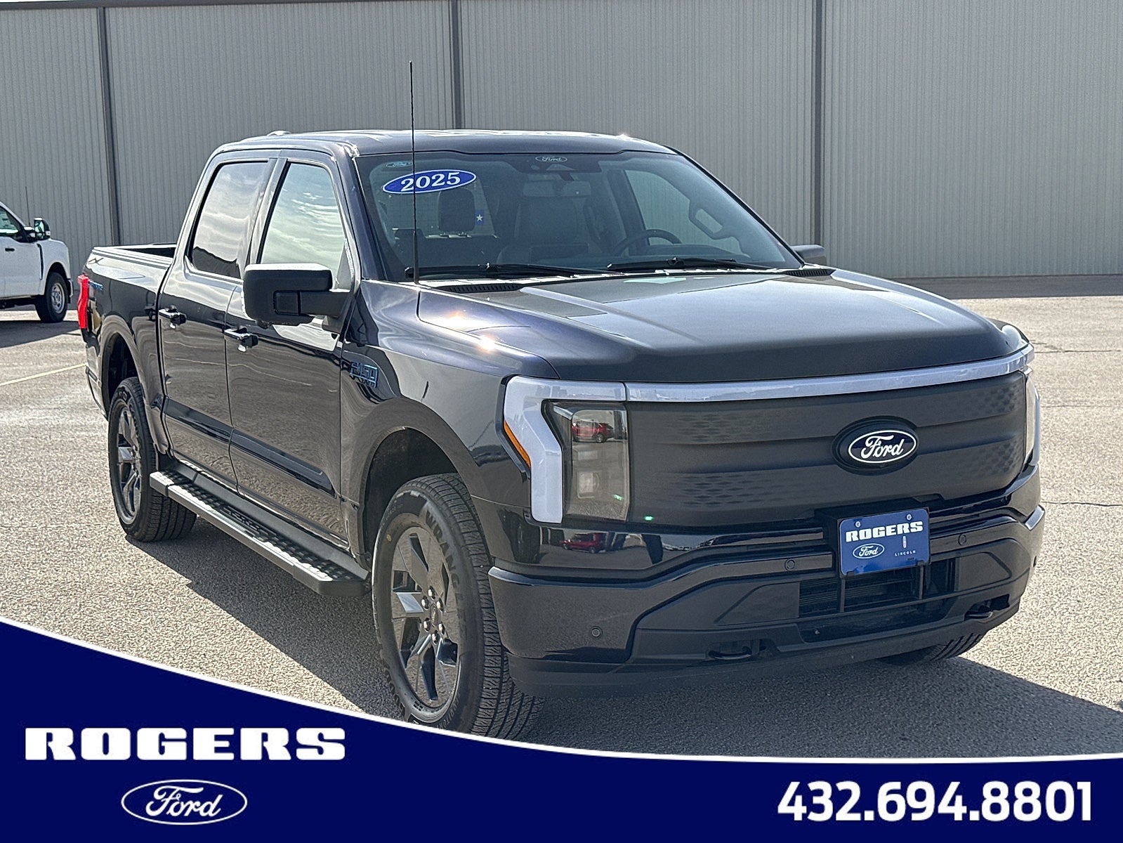 2025 Ford F-150 Lightning Flash