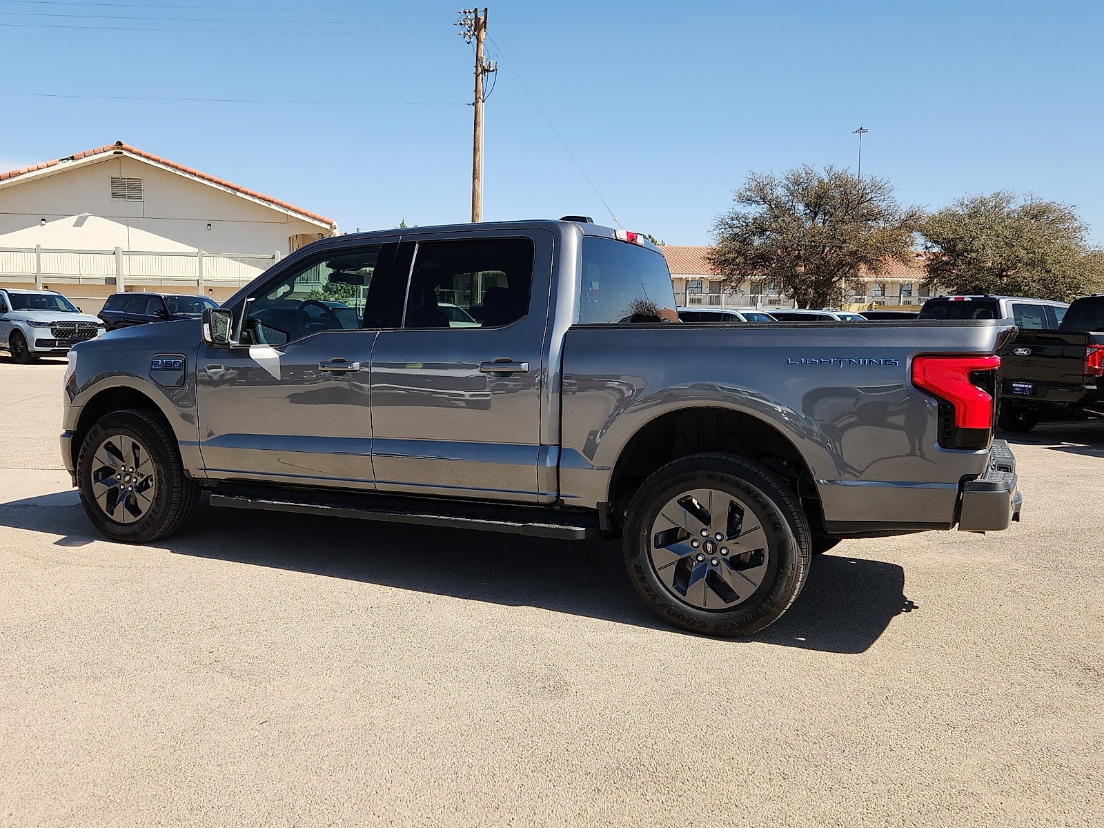 2025 Ford F-150 Lightning Flash