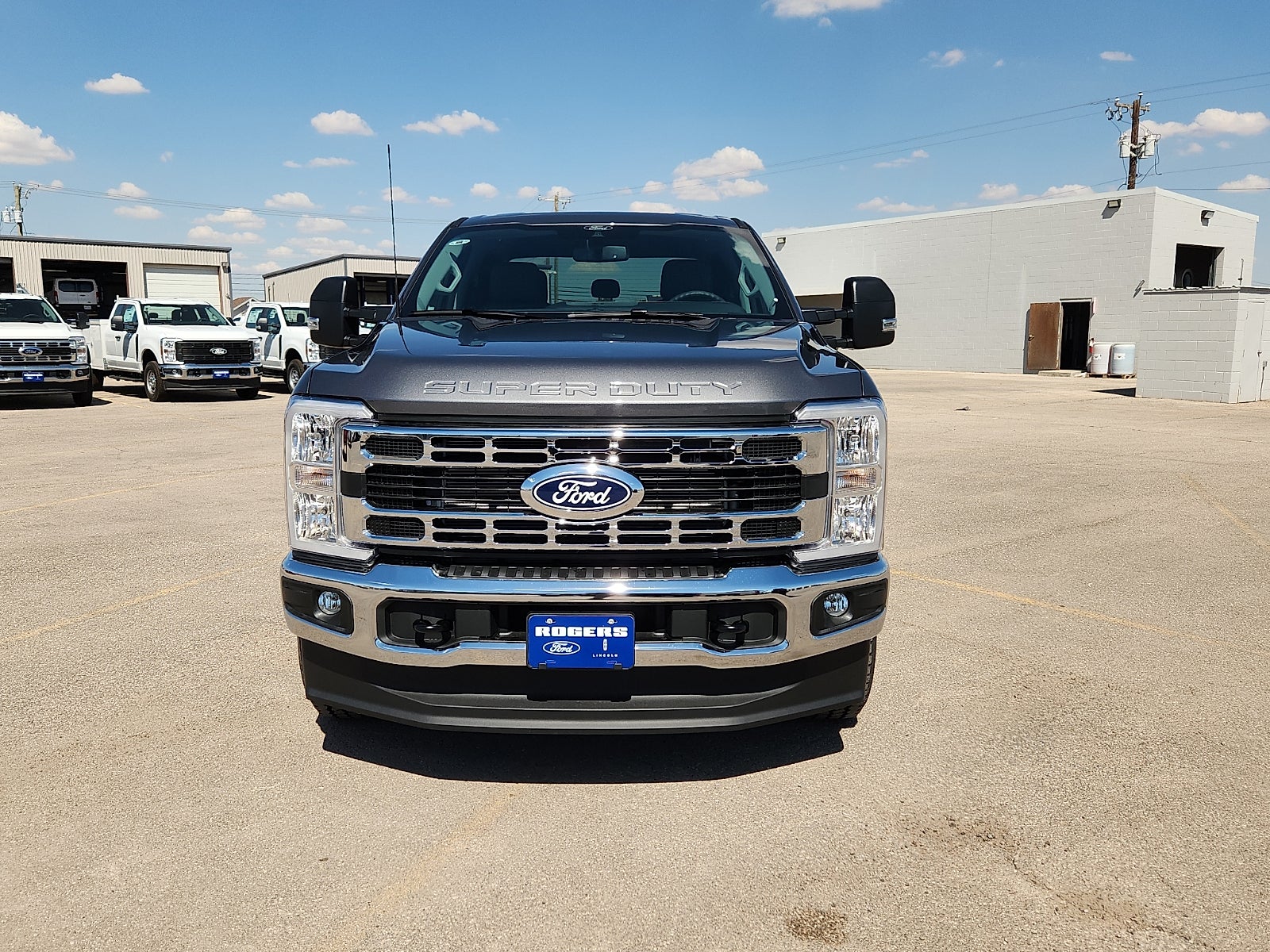 2027 Ford F-250SD XLT