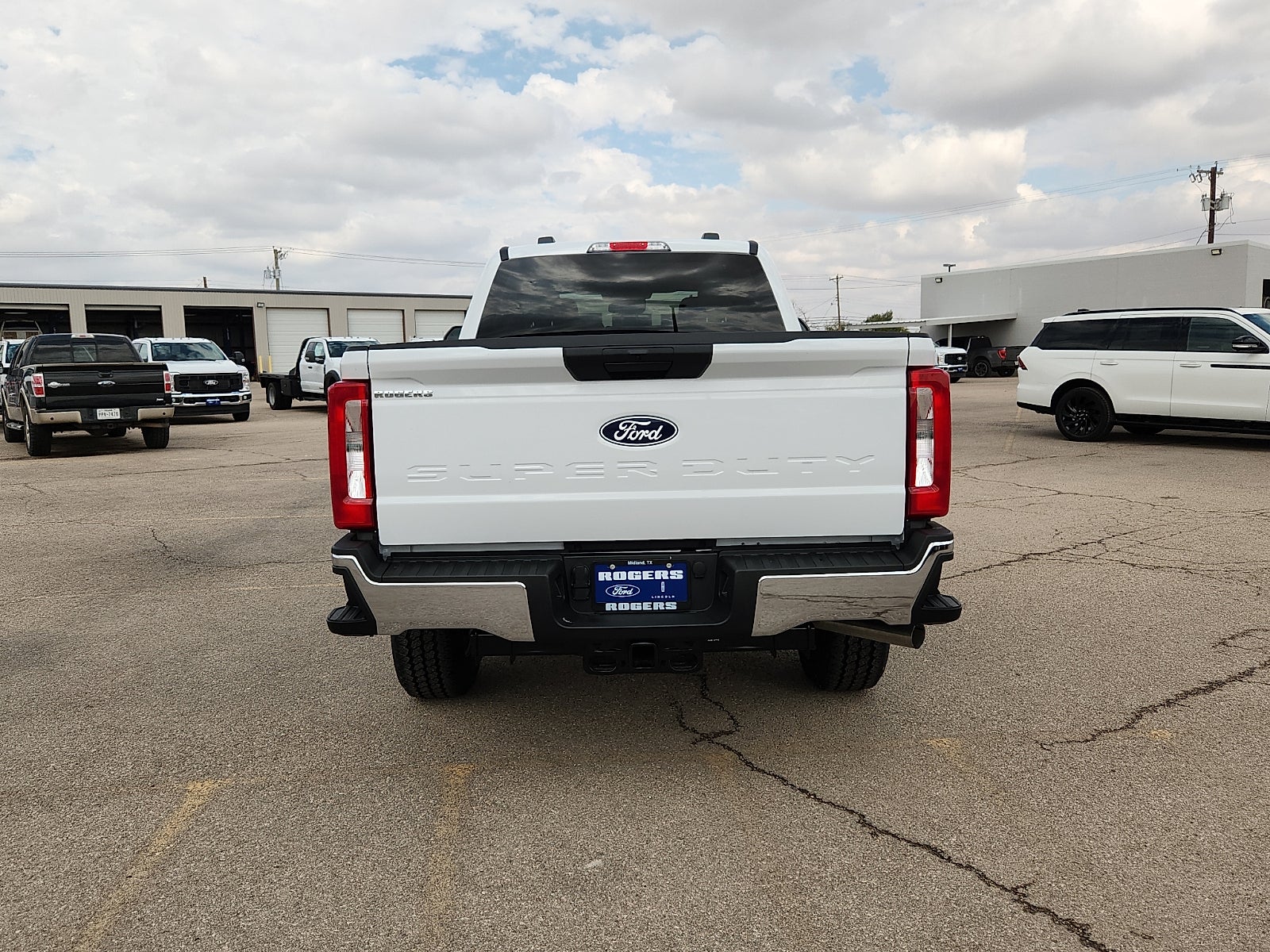 2027 Ford F-250SD XLT