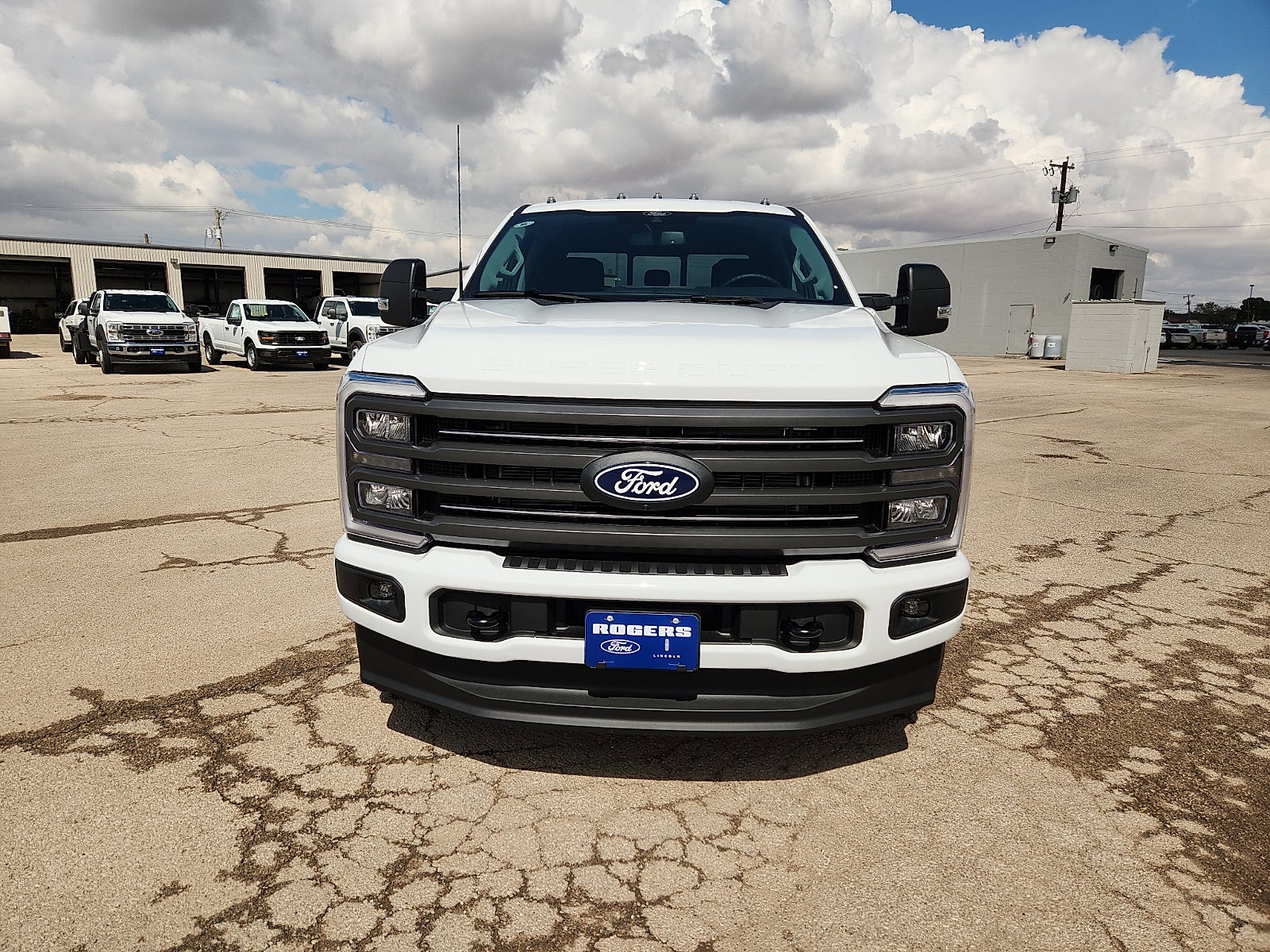 2027 Ford F-250SD XLT