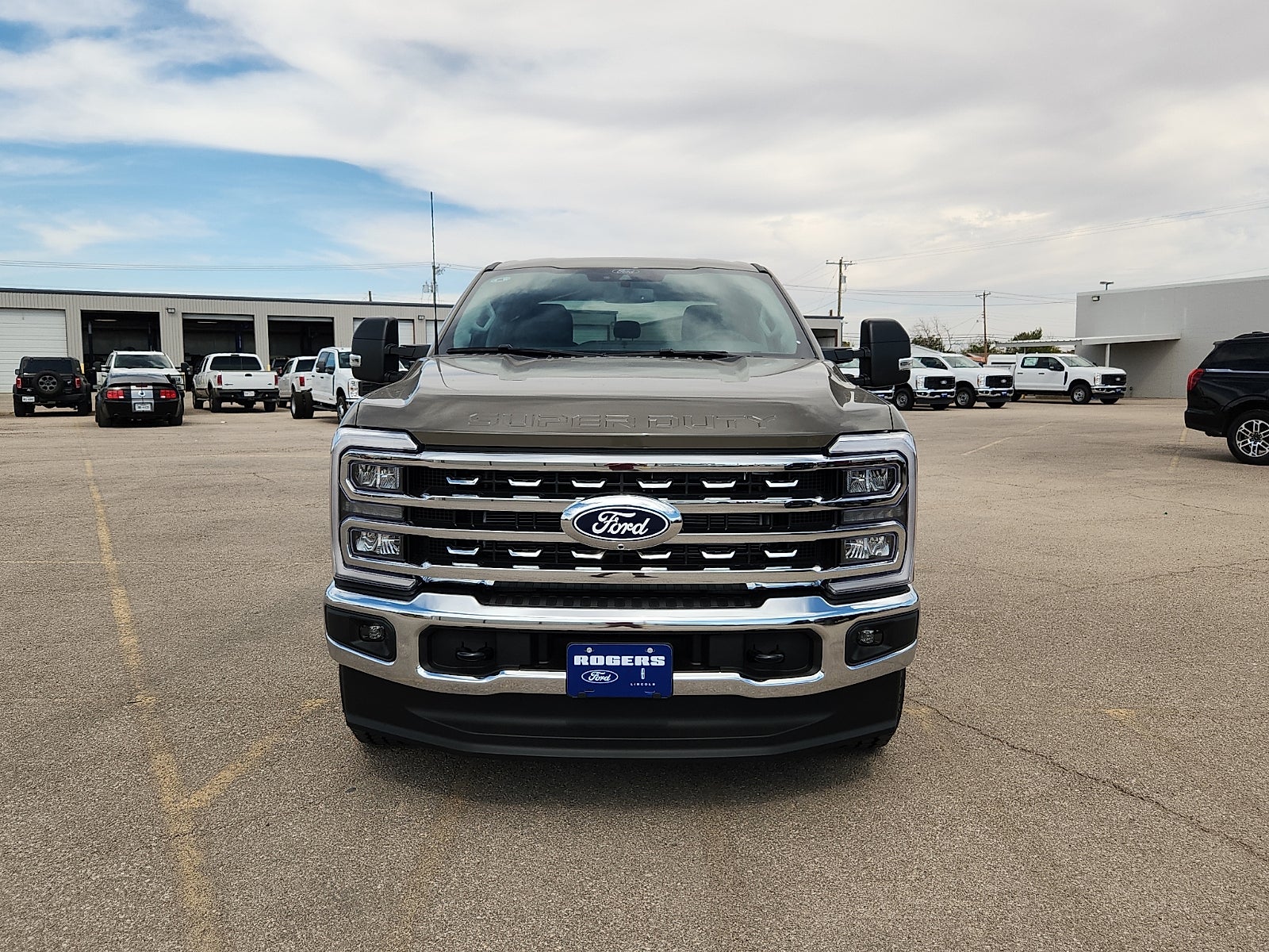 2027 Ford F-250SD XLT