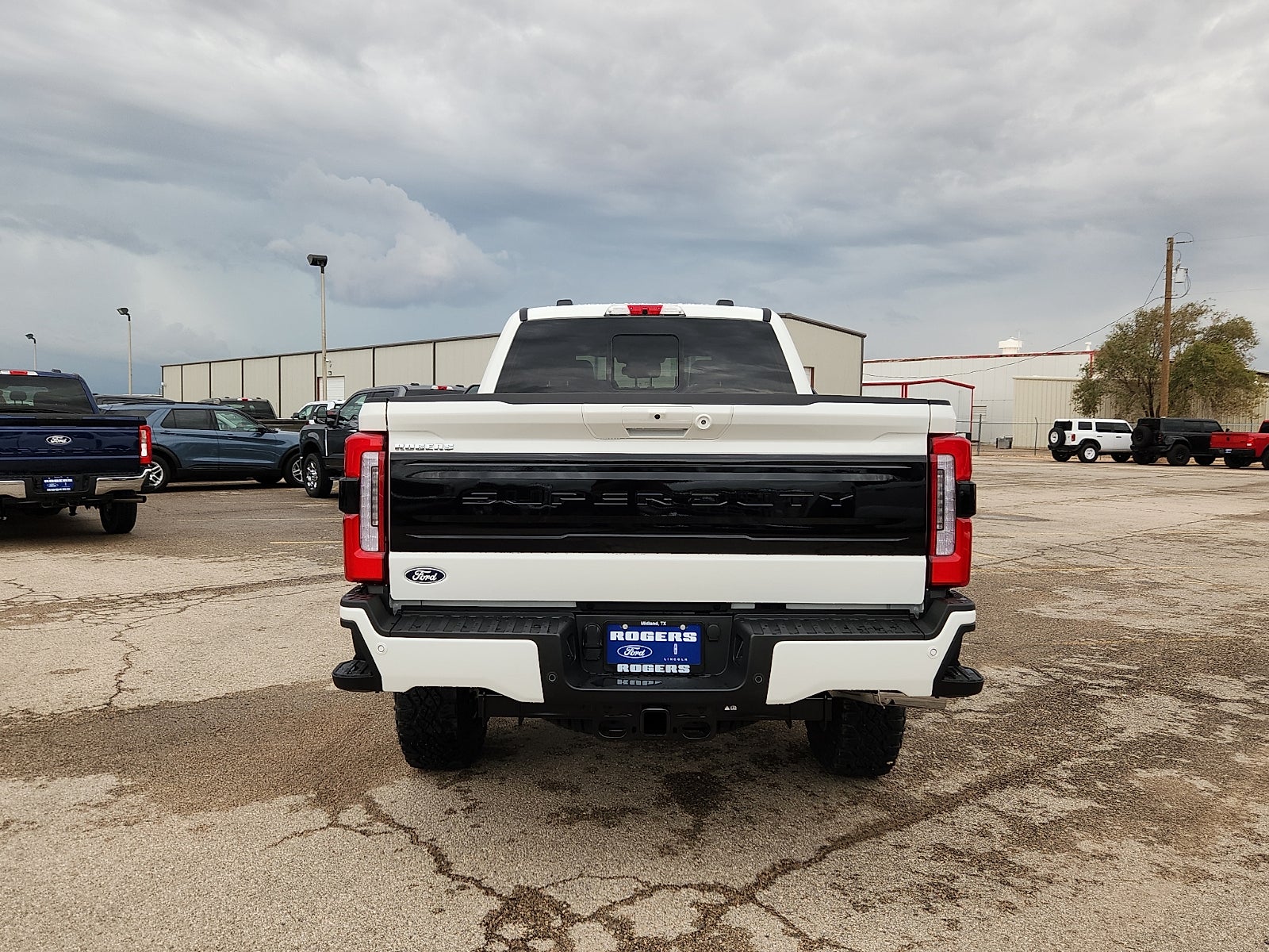 2027 Ford F-250SD Platinum