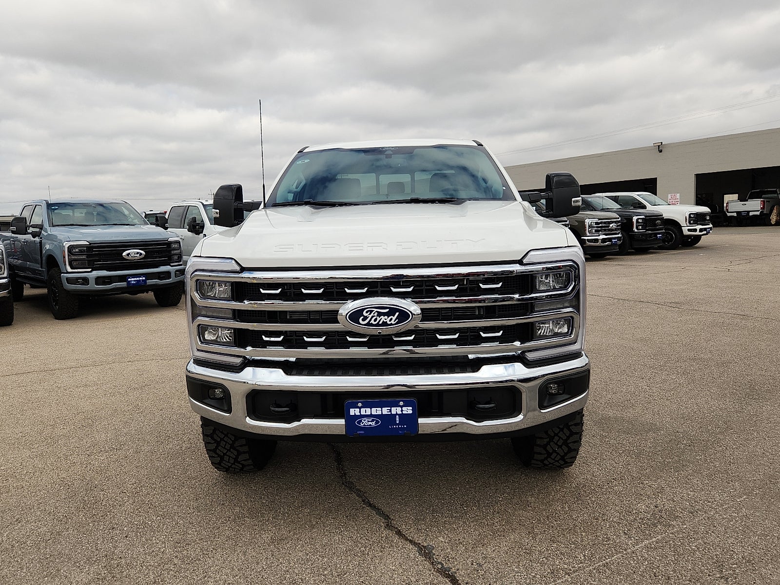2027 Ford F-250SD Lariat