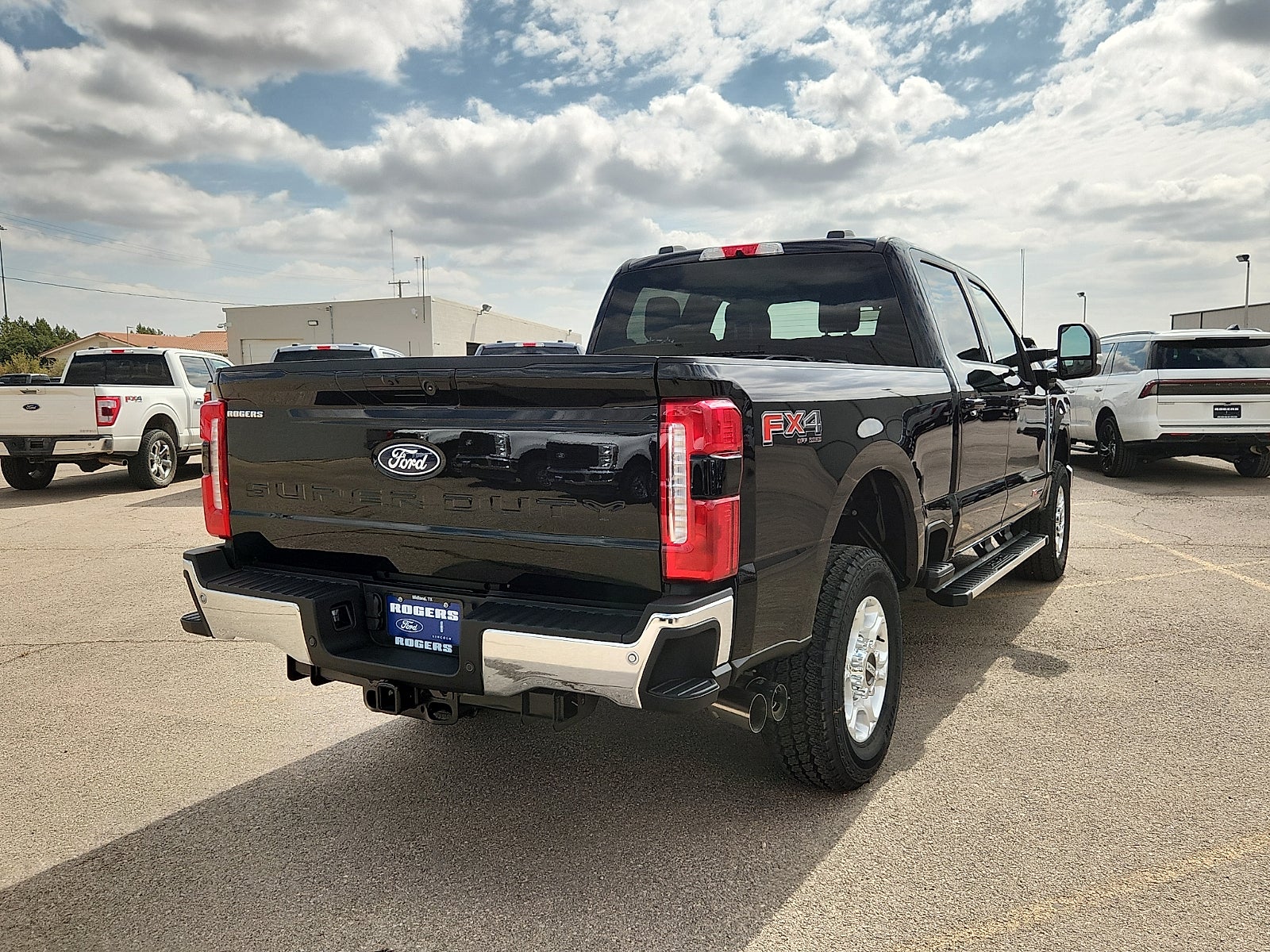 2027 Ford F-250SD XLT
