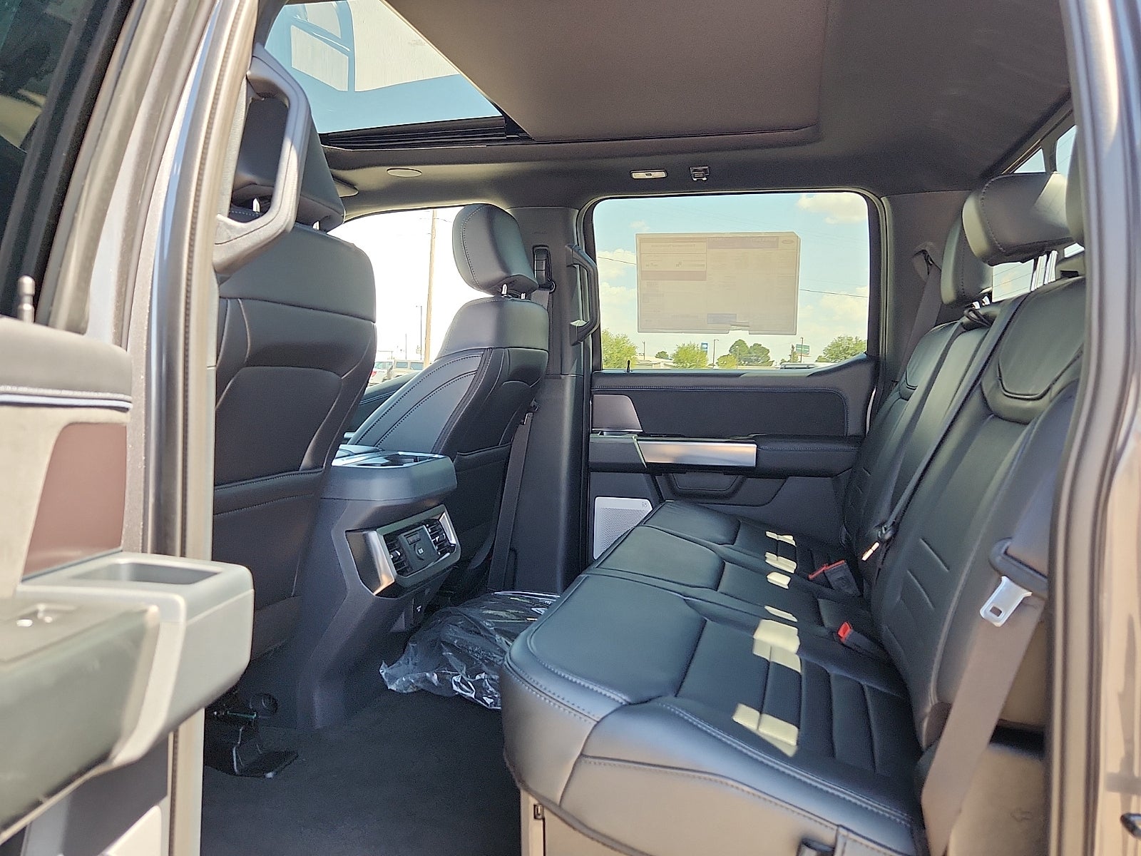 2027 Ford Super Duty F-250 SRW Platinum
