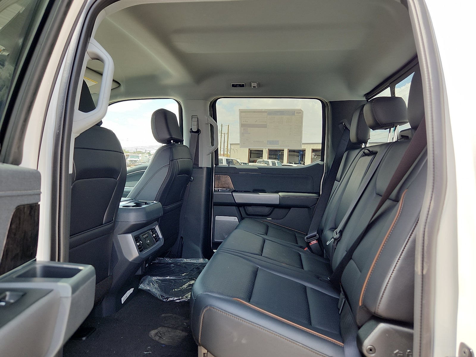 2027 Ford Super Duty F-250 SRW LARIAT